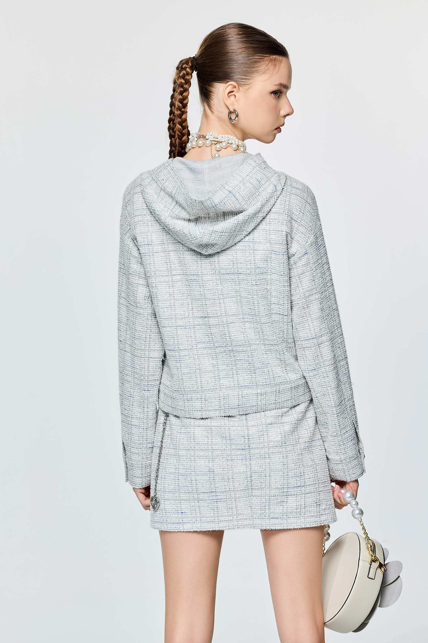 丁香灰花紗連帽外套丁香灰花紗連帽外套,一般外套,上班OL穿搭,外套,小香風,春夏穿搭,時髦成套搭配,簡約穿搭,連帽外套