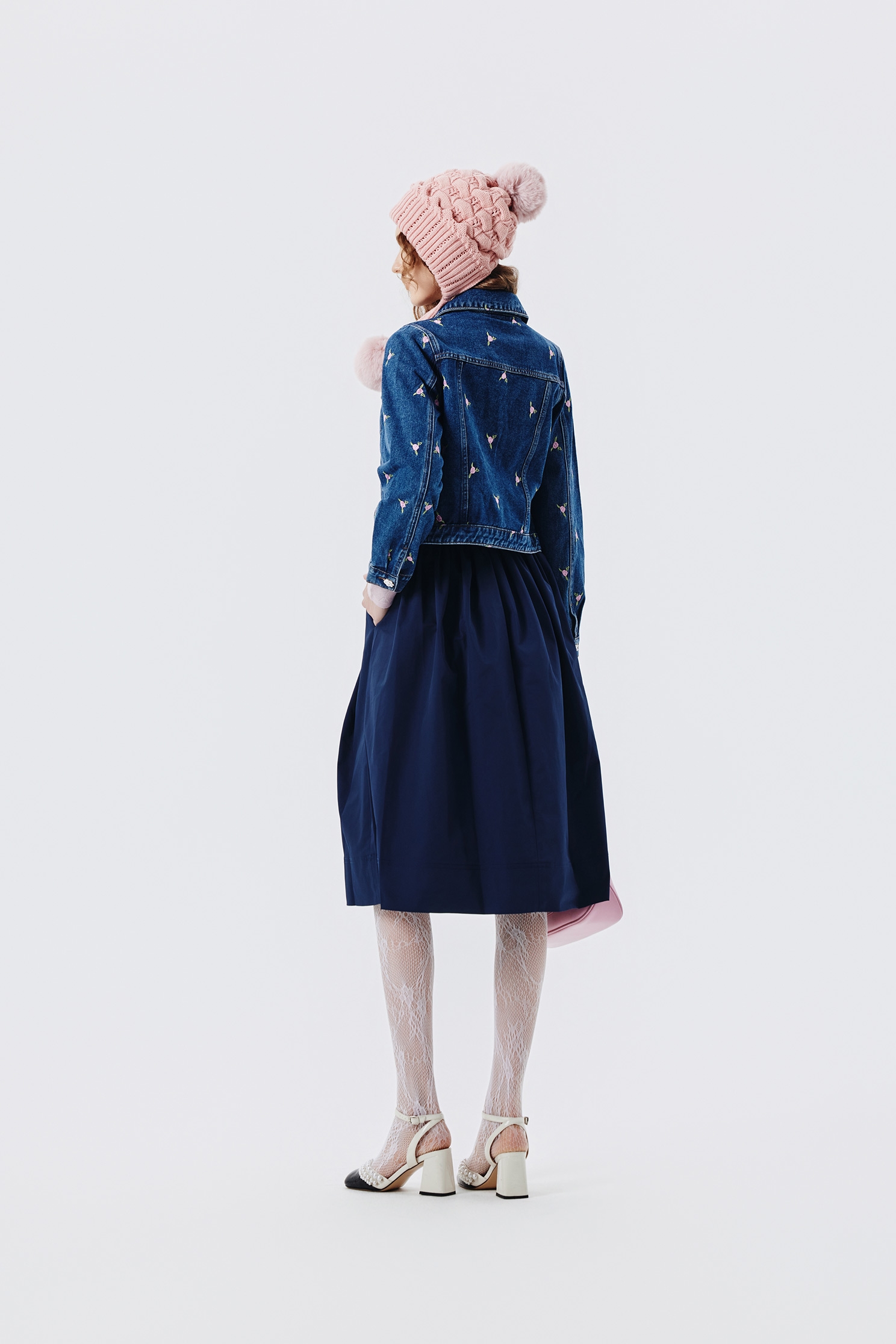 玫瑰石英粉花朵刺繡外套玫瑰石英粉花朵刺繡外套,一般外套,刺繡,外套,牛仔,牛仔外套,秋冬穿搭