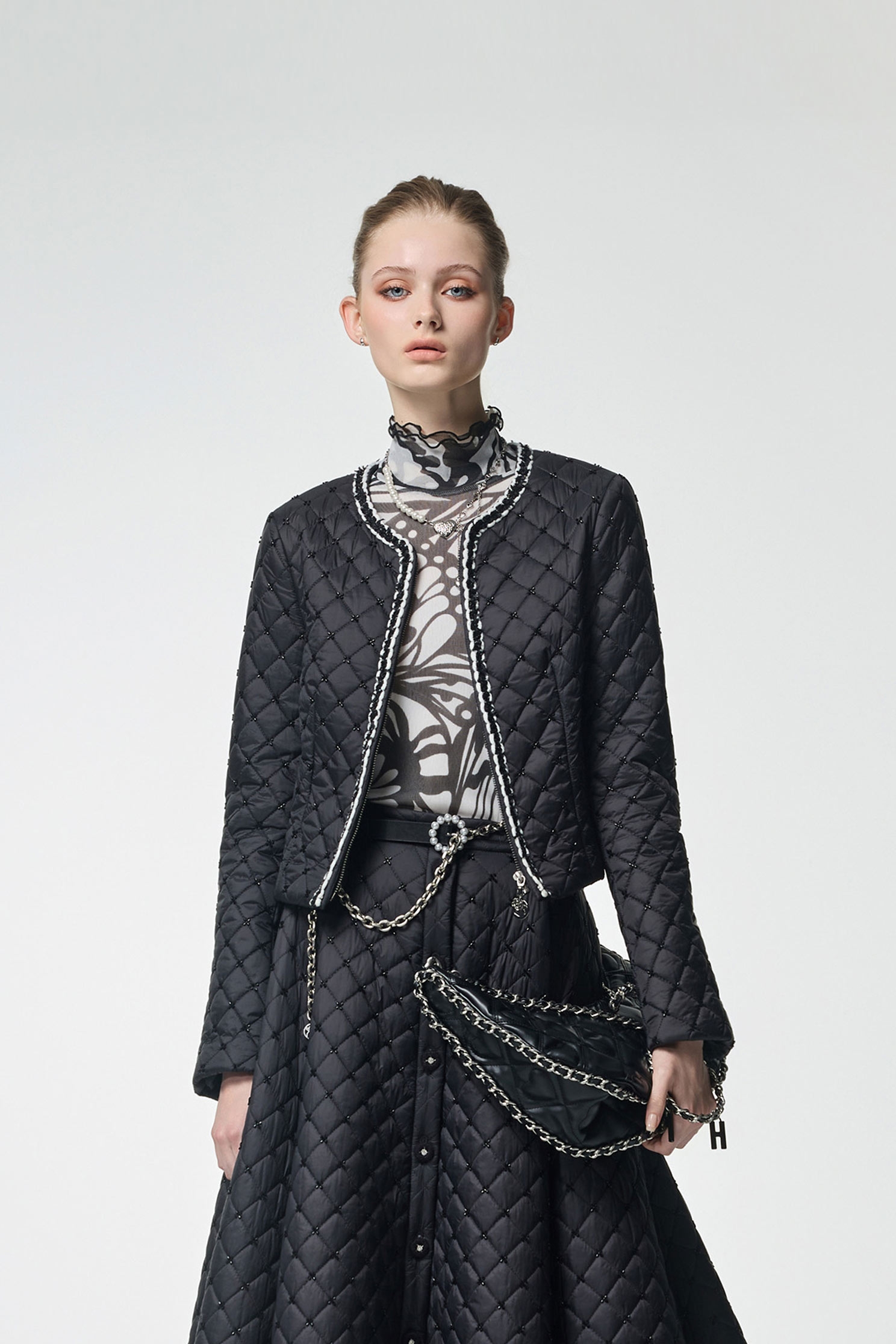 極黑角珠車格鋪棉拉鍊外套極黑角珠車格鋪棉拉鍊外套,一般外套,上班OL穿搭,外套,時髦成套搭配,秋冬穿搭