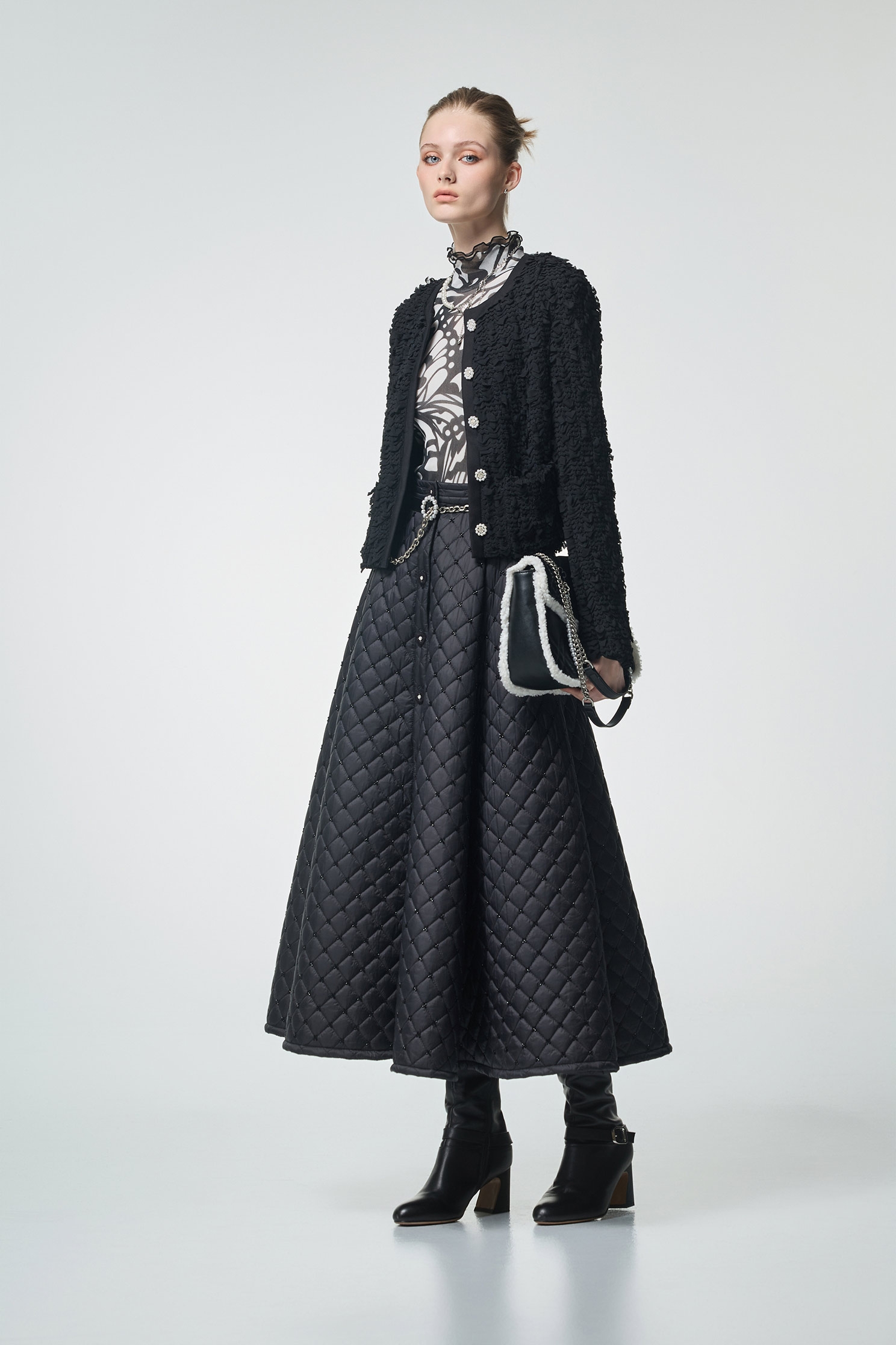 帶子紗式小香風短版外套帶子紗式小香風短版外套,一般外套,上班OL穿搭,外套,小香風,小香風外套,時髦成套搭配,珍珠,秋冬穿搭,約會特輯,花花世界