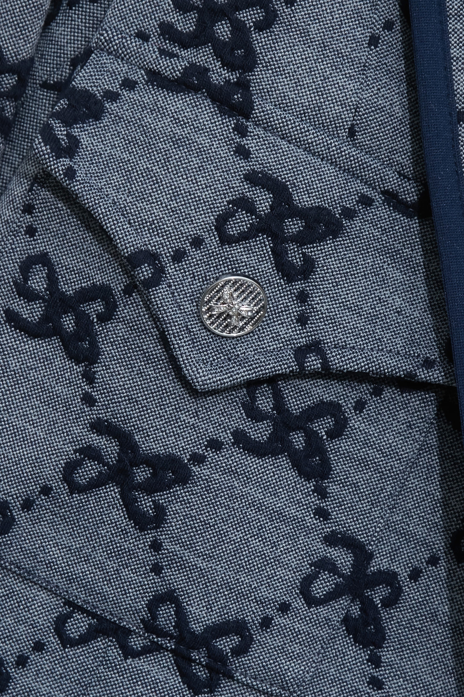 立體蝴蝶結紋理外套立體蝴蝶結紋理外套,上班OL穿搭,外套,小香風,短褲,秋冬穿搭,蝴蝶結,西裝外套