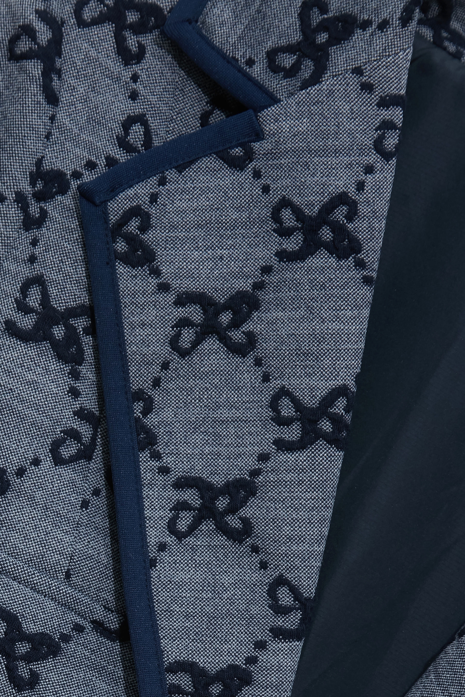 立體蝴蝶結紋理外套立體蝴蝶結紋理外套,上班OL穿搭,外套,小香風,短褲,秋冬穿搭,蝴蝶結,西裝外套