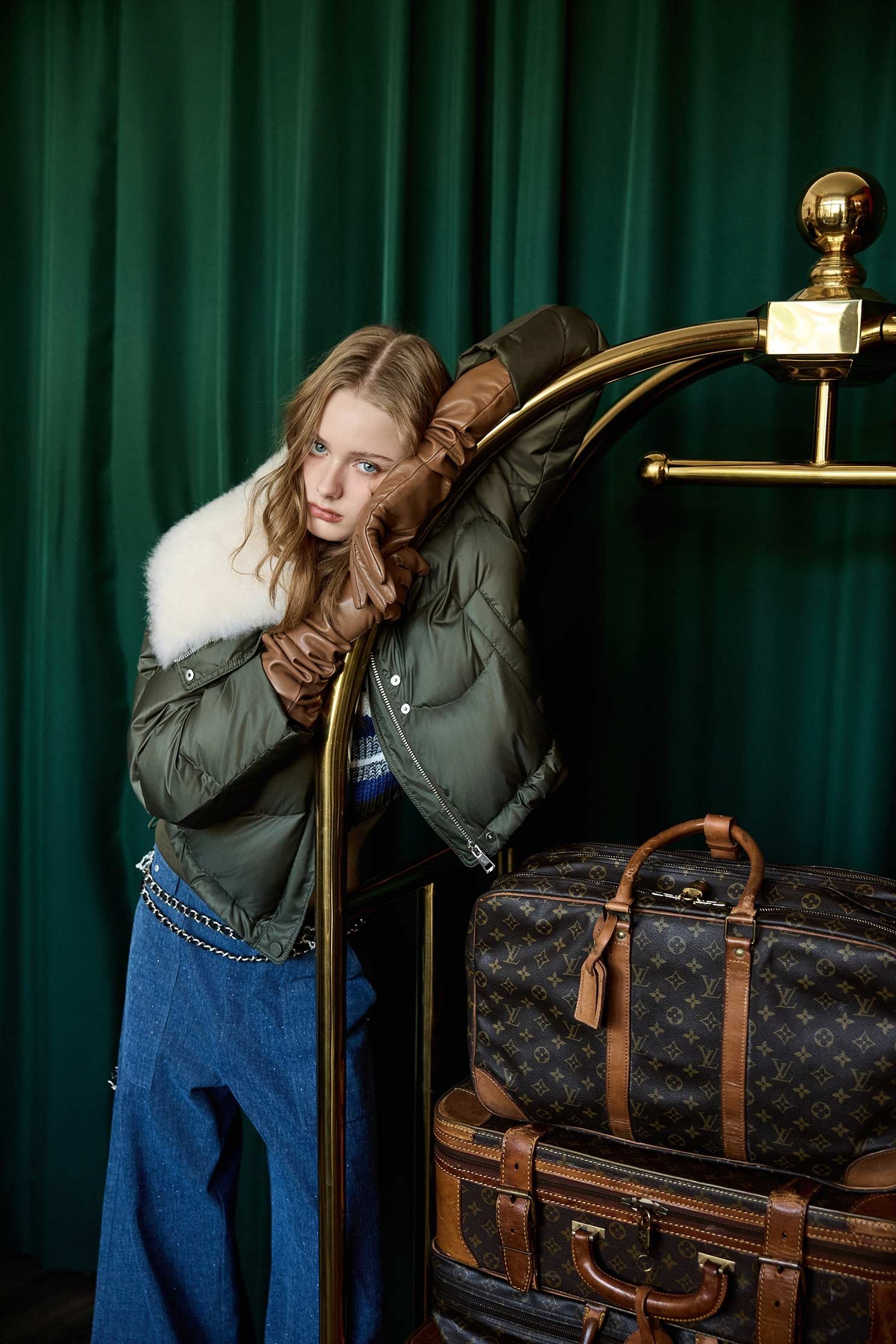 神秘綠領片拼接鵝絨外套神秘綠領片拼接鵝絨外套,一般外套,外套,秋冬穿搭