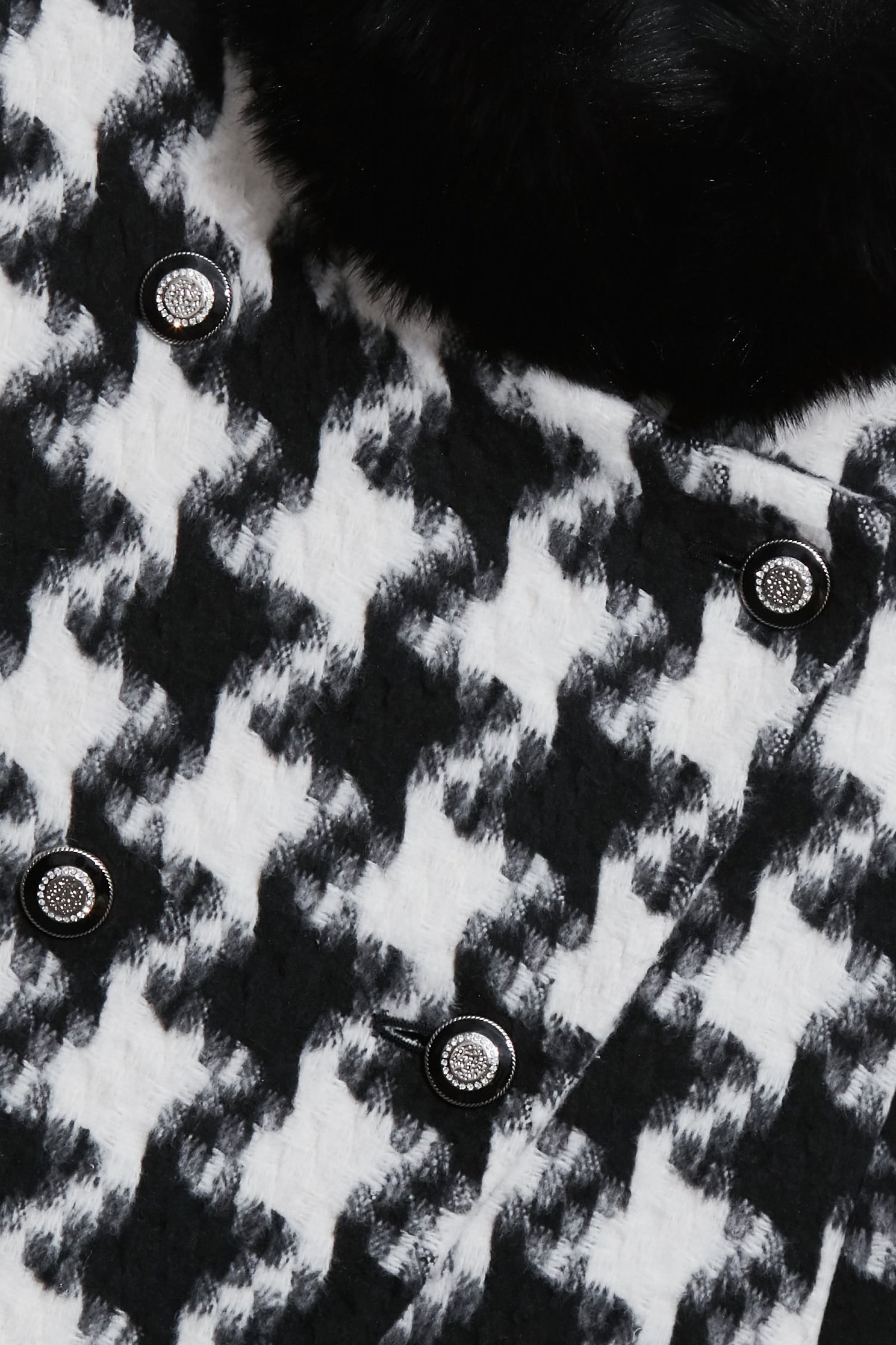 黑白大千鳥毛領斗蓬式大衣黑白大千鳥毛領斗蓬式大衣,上班OL穿搭,秋冬穿搭,約會特輯