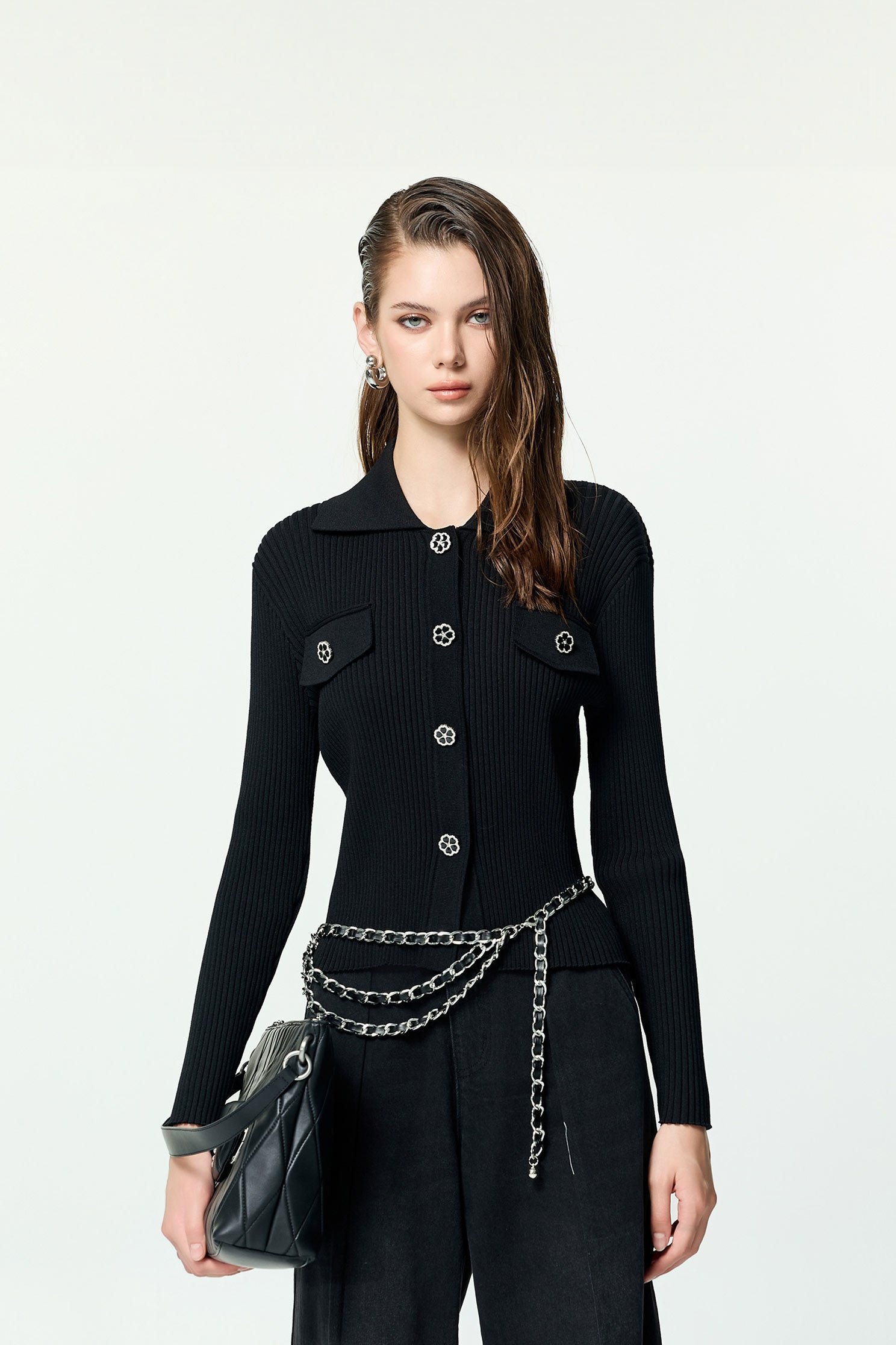 坑條修身花朵釦飾針織外罩坑條修身花朵釦飾針織外罩,上班OL穿搭,秋冬穿搭,約會特輯,針織,針織外套