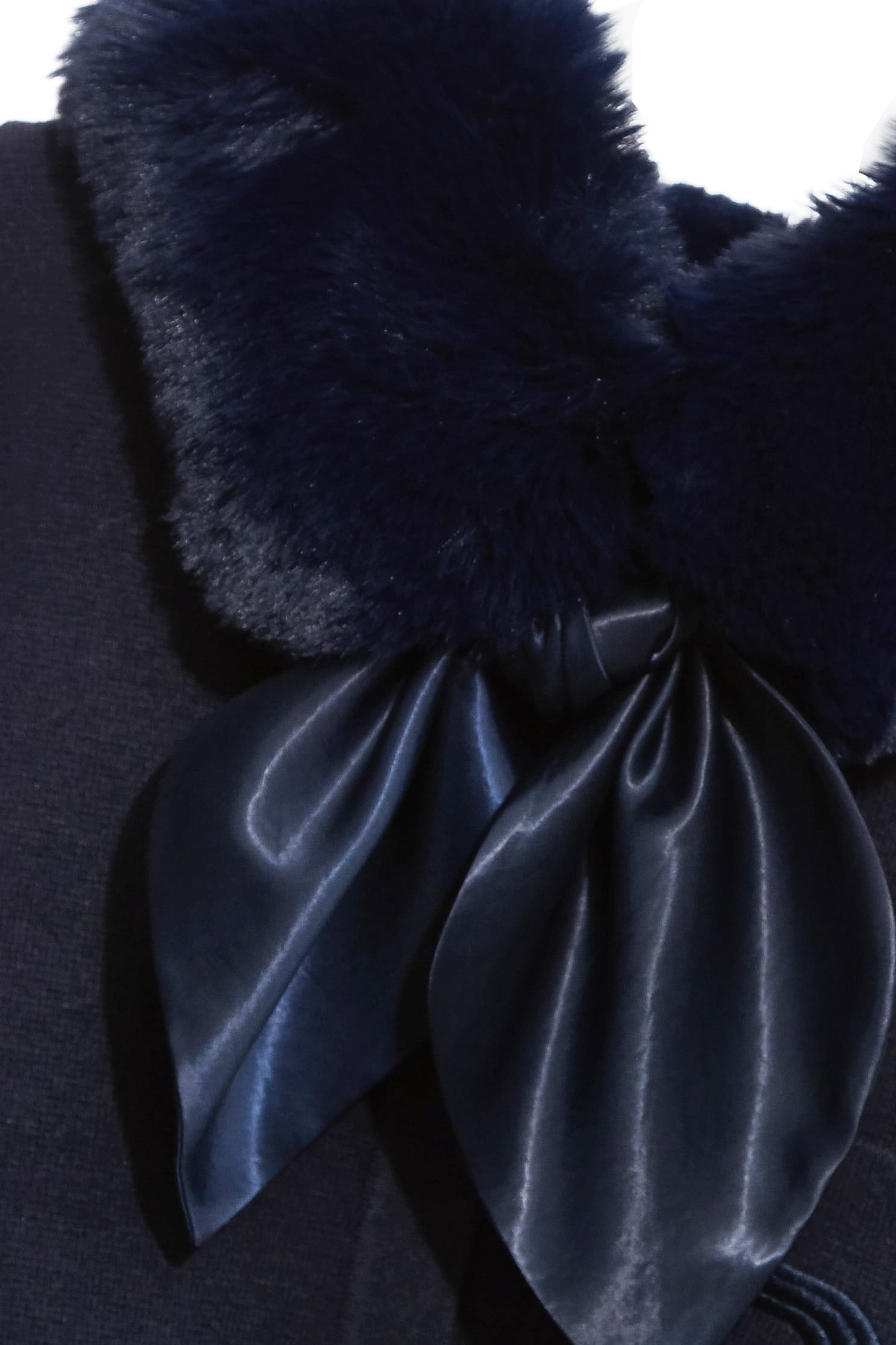 濃厚靛藍仿皮草領針織外套濃厚靛藍仿皮草領針織外套,一般外套,刺繡,外套,秋冬穿搭,針織