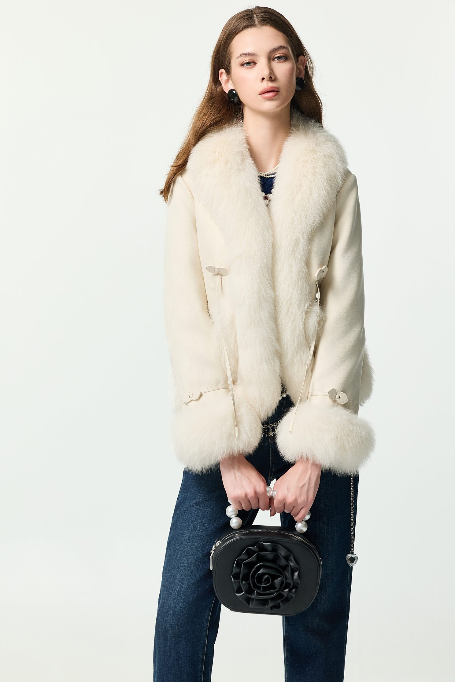 雙口袋V領羽絨外套雙口袋V領羽絨外套,一般外套,外套,白色外套,秋冬穿搭