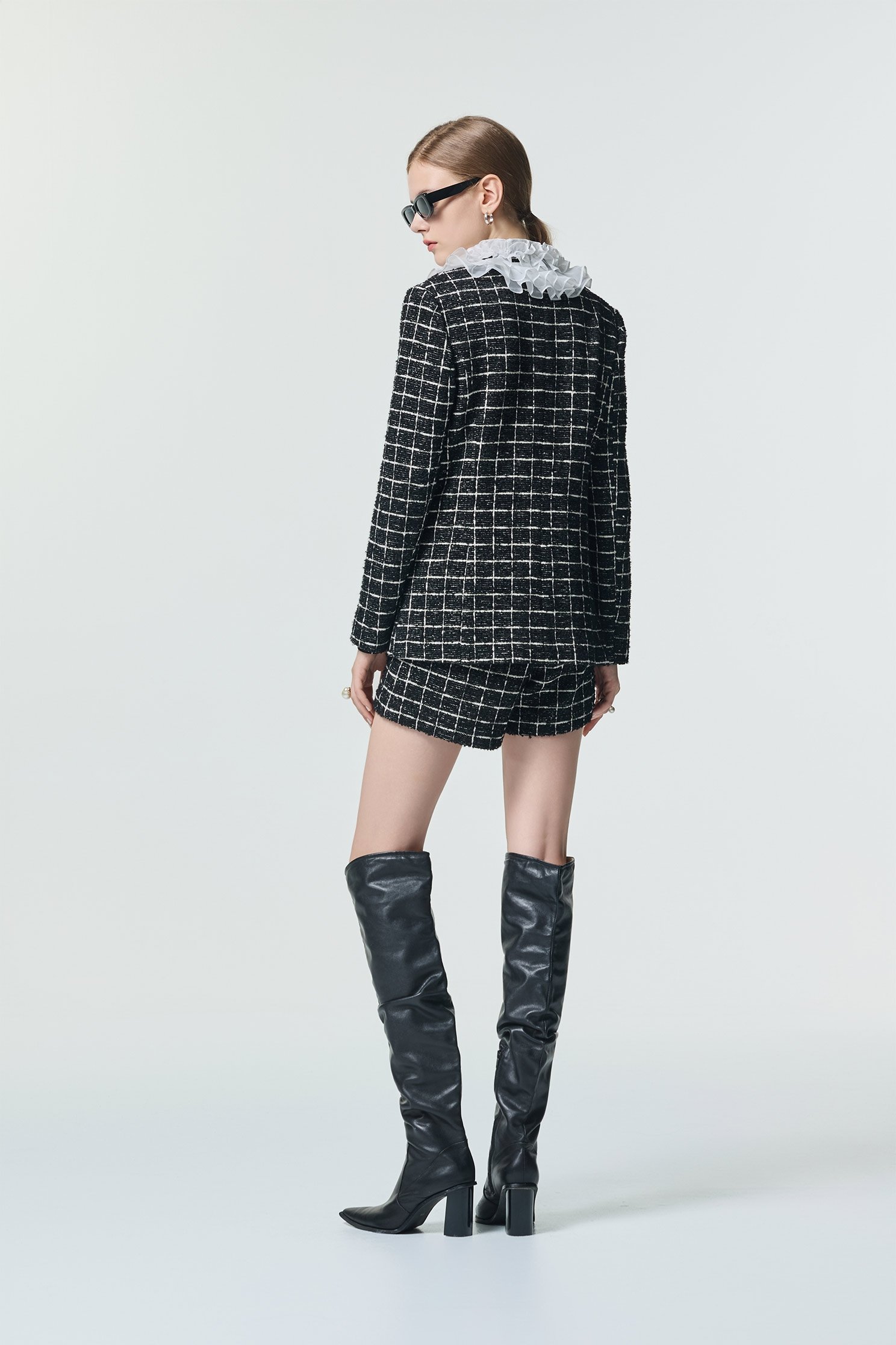 荷葉領經典黑白格彈性中長外套荷葉領經典黑白格彈性中長外套,一般外套,外套,春夏穿搭,珍珠,荷葉,針織