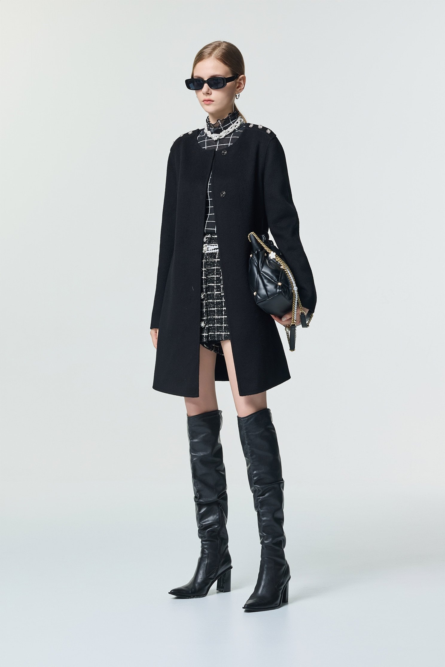 極致黑羊毛中長大衣極致黑羊毛中長大衣,一般外套,外套,春夏穿搭,珍珠,黑色外套