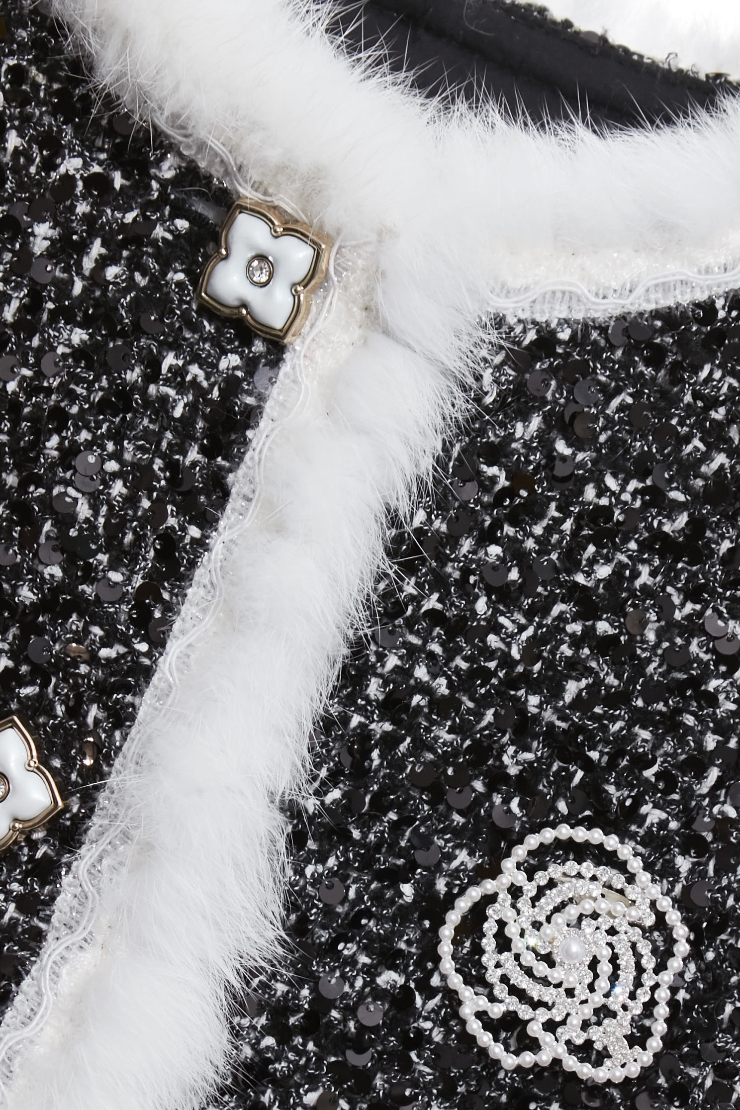 珍珠花朵別針小香復古外套珍珠花朵別針小香復古外套,一般外套,上班OL穿搭,人氣商品,外套,春夏穿搭,派對特輯,珍珠,黑色外套