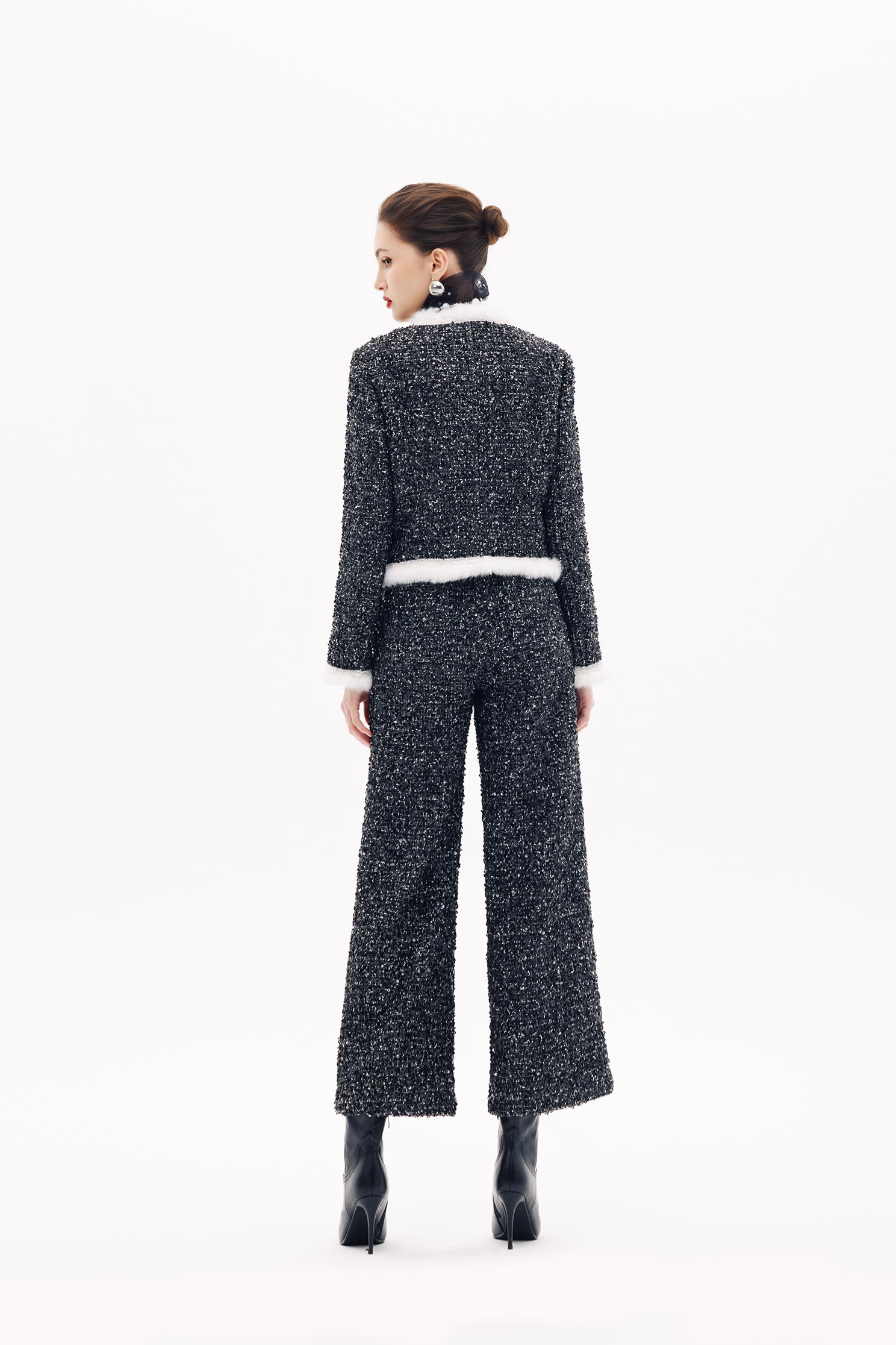 珍珠花朵別針小香復古外套珍珠花朵別針小香復古外套,一般外套,上班OL穿搭,人氣商品,外套,春夏穿搭,派對特輯,珍珠,黑色外套