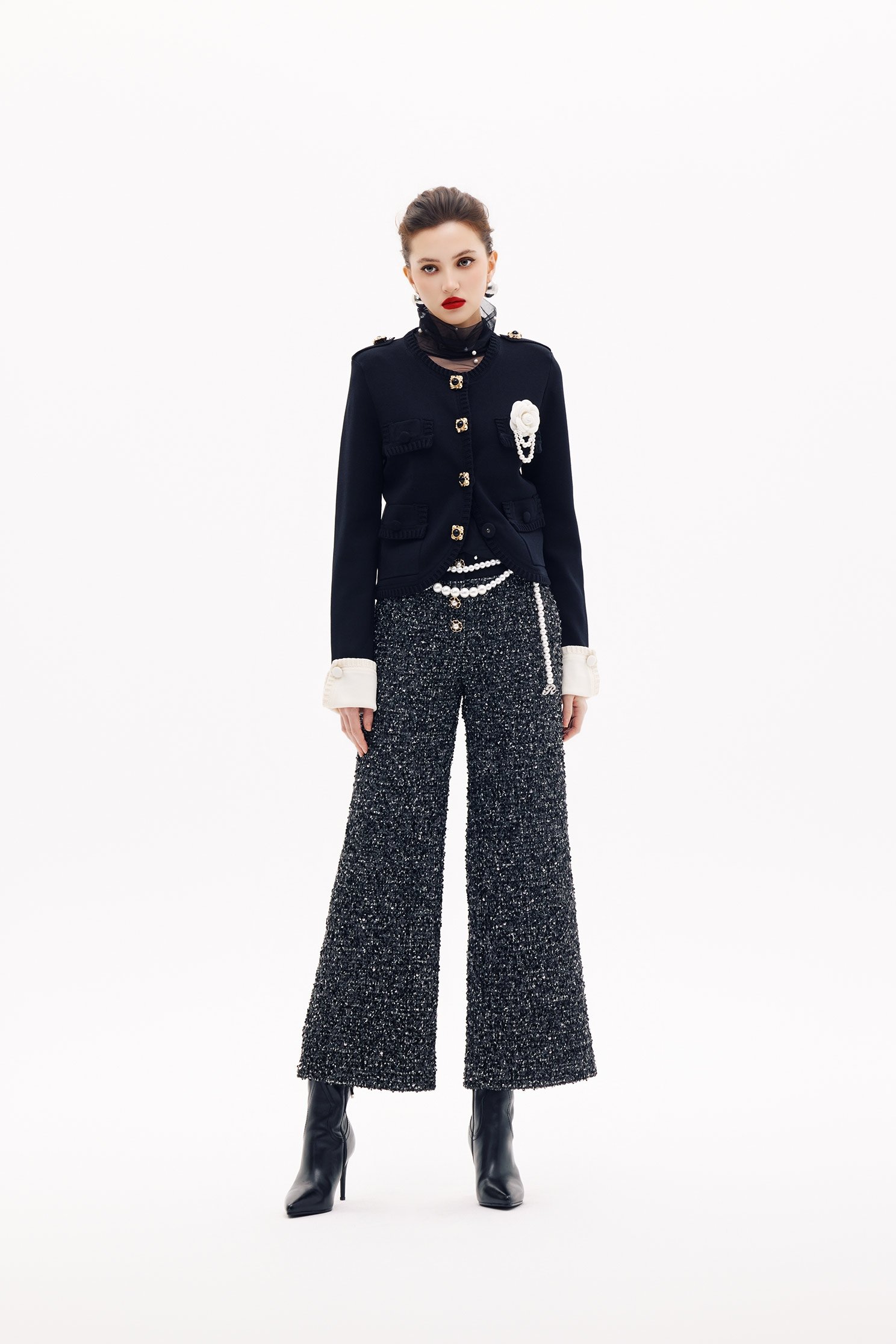 小香風別針開襟針織外套小香風別針開襟針織外套,一般外套,上班OL穿搭,外套,小香風,春夏穿搭,珍珠,約會特輯,針織,針織外套,黑色外套