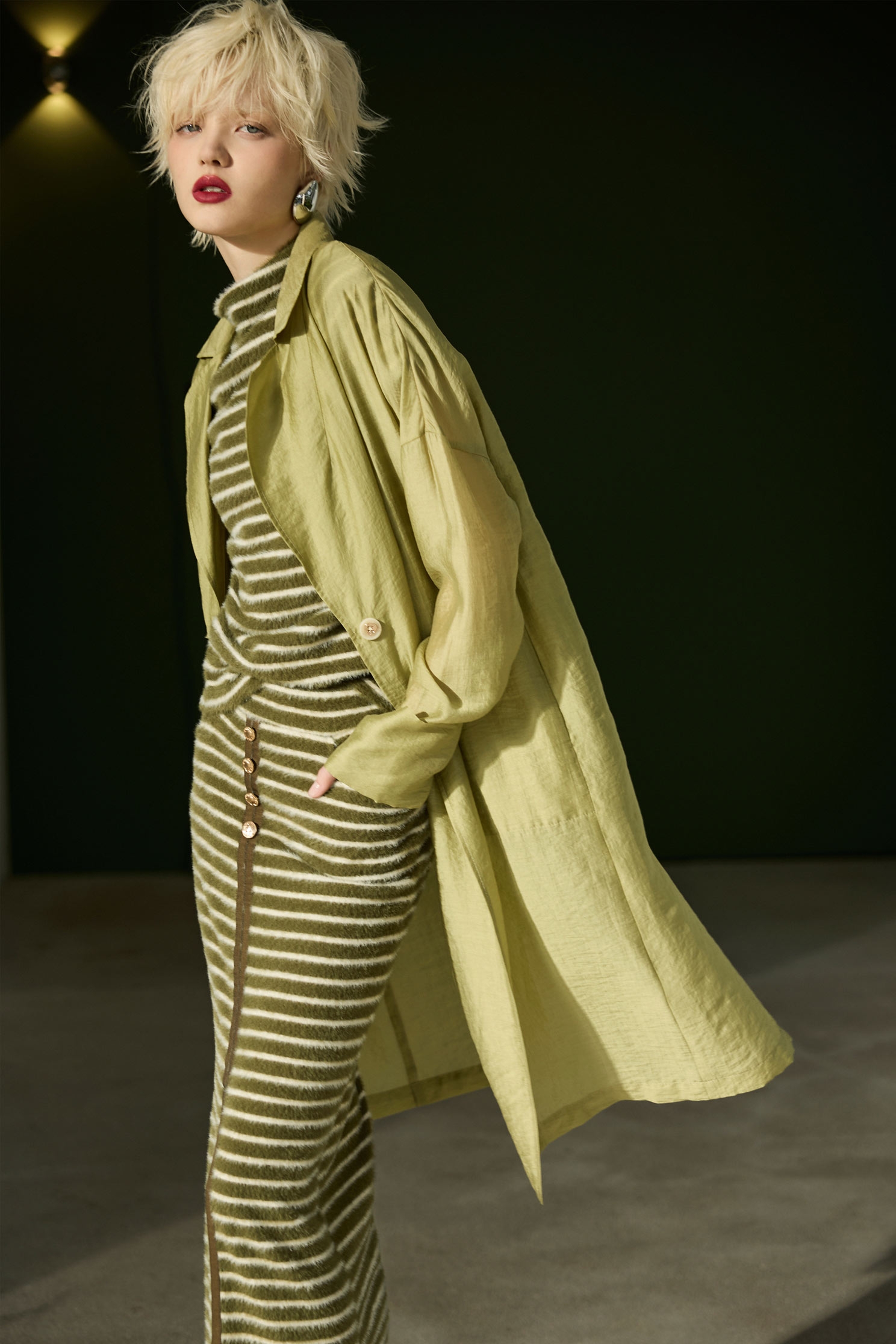 冷調抹茶色飄逸長外套冷調抹茶色飄逸長外套,一般外套,外套,春夏穿搭