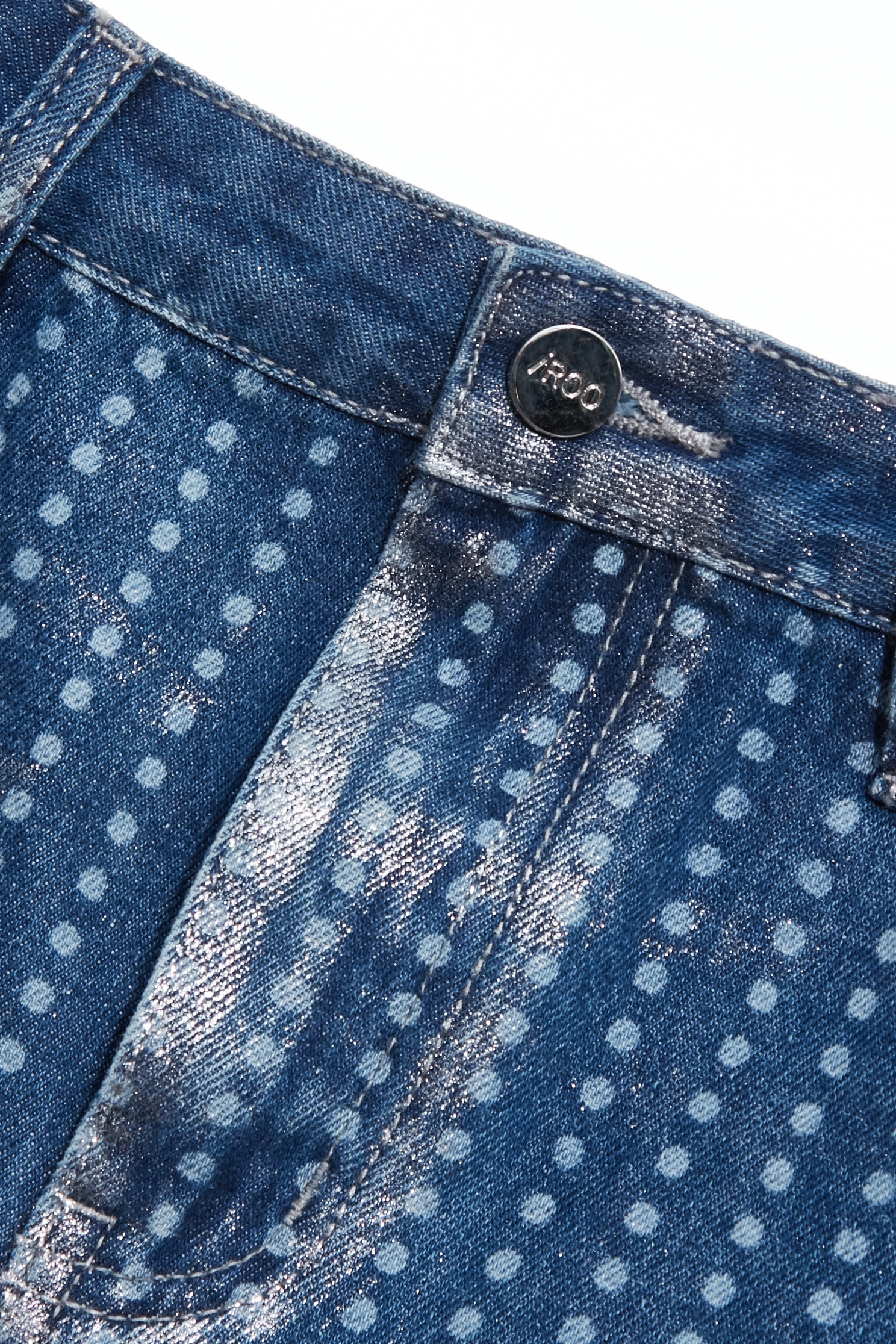 光澤感點點覆膜牛仔裙光澤感點點覆膜牛仔裙,丹寧,時髦成套搭配,牛仔,牛仔短裙,牛仔裙,牛仔褲,短裙,秋冬穿搭