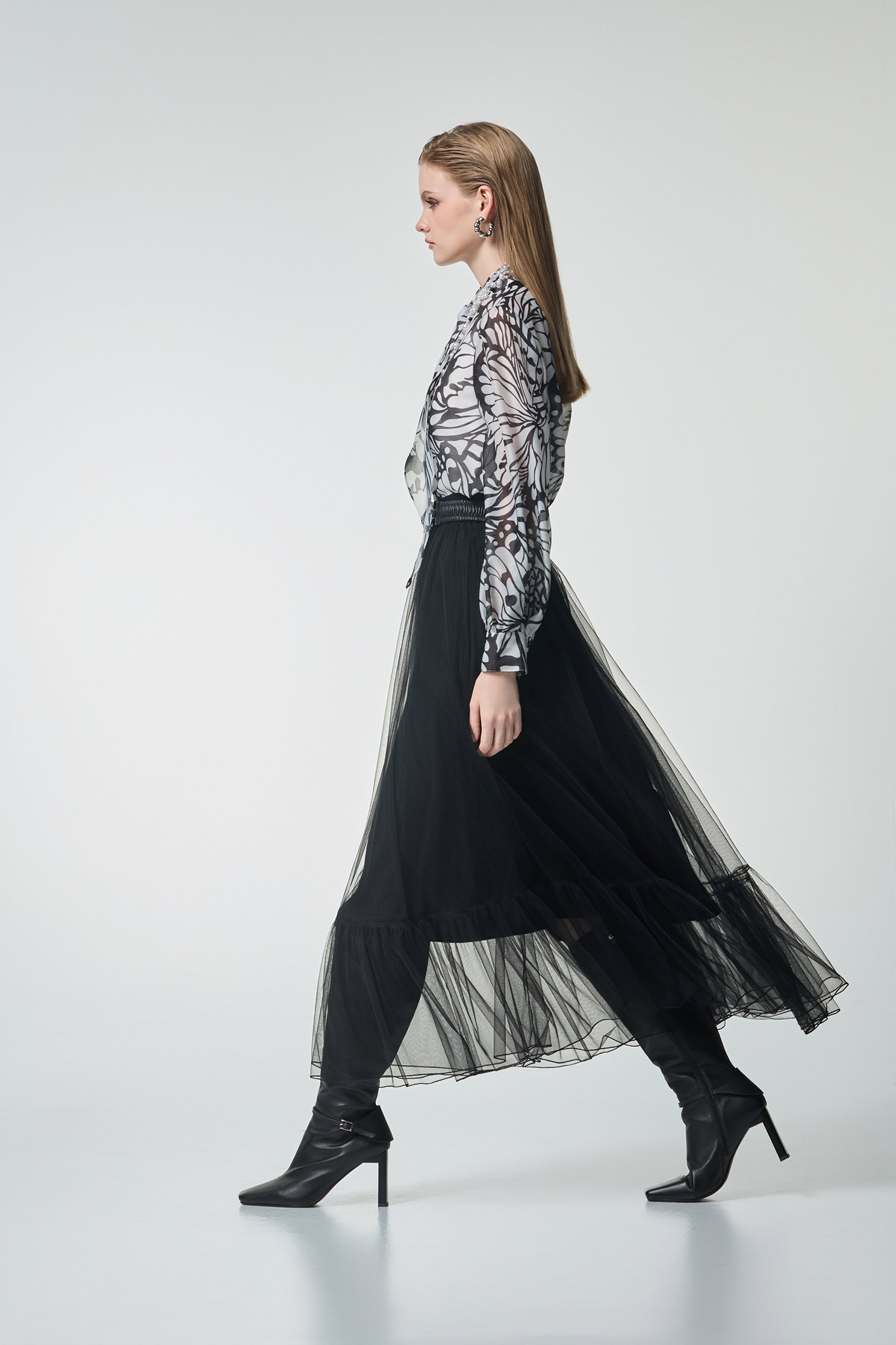 飄逸夜光黑網紗裙飄逸夜光黑網紗裙,上班OL穿搭,秋冬穿搭,約會特輯,紗裙,網紗,輕奢度假,輕奢渡假,長裙