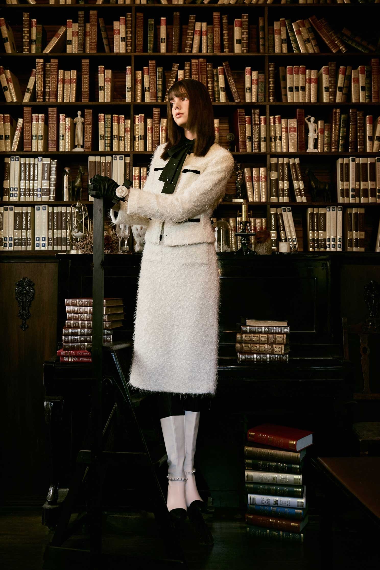 彈性花呢羽毛紗黑織帶中長窄裙彈性花呢羽毛紗黑織帶中長窄裙,春夏穿搭,白色裙子,長裙