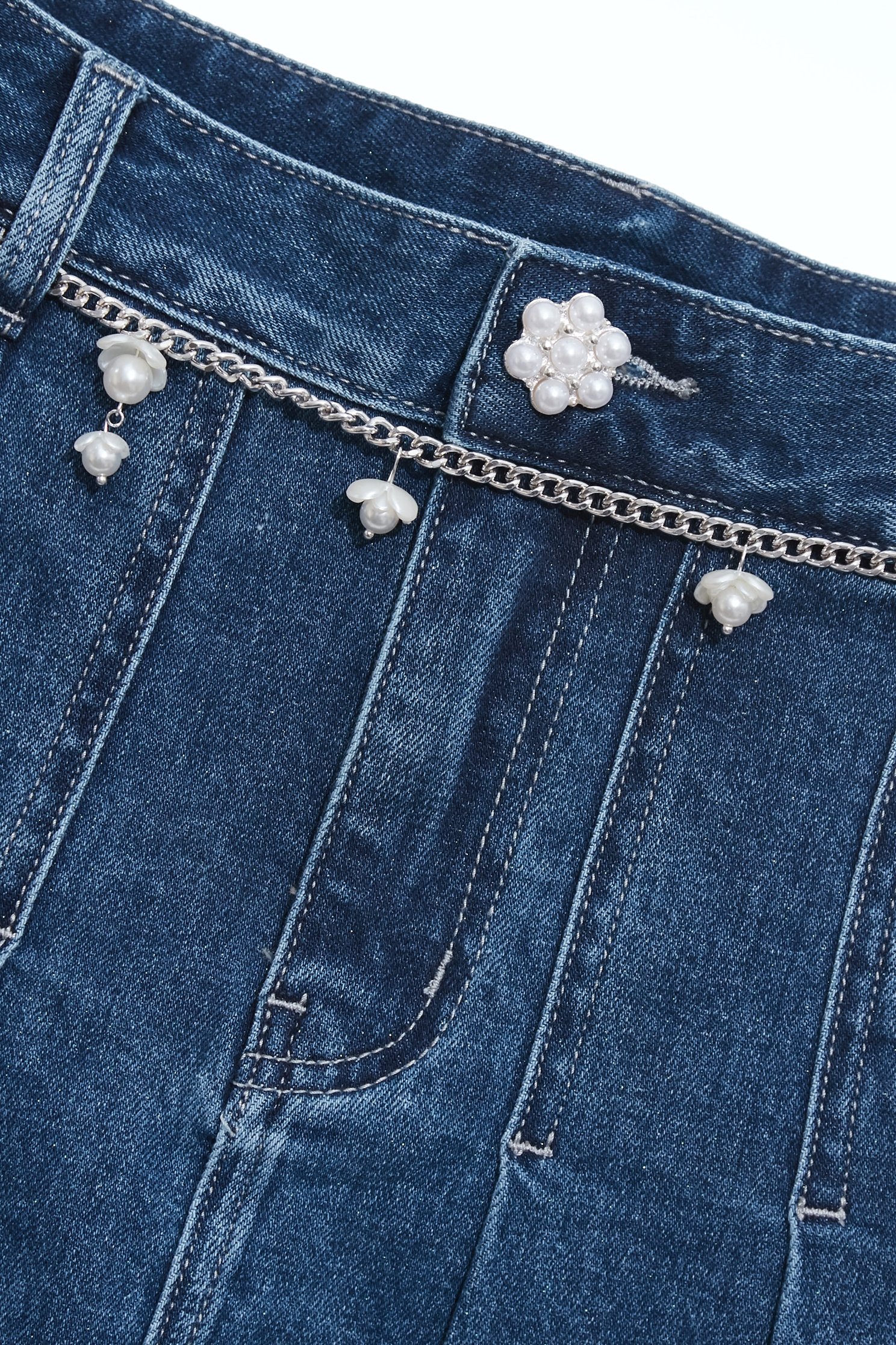 帶花朵腰鍊牛仔短裙帶花朵腰鍊牛仔短裙,春夏穿搭,牛仔,牛仔裙