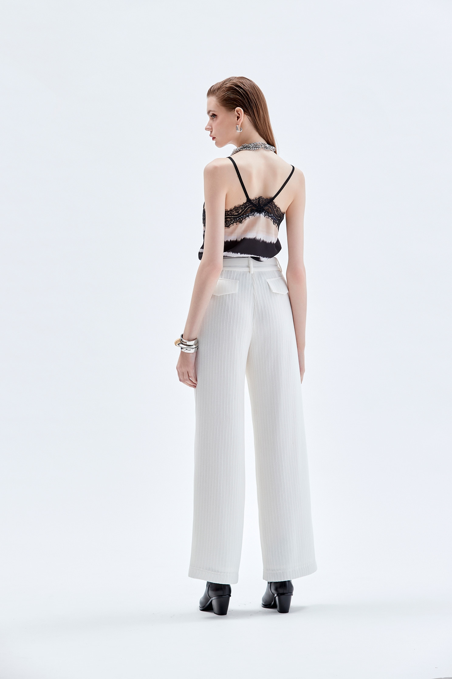 奶白色彈性坑條直筒寬褲Wide Leg White Pants,上班OL穿搭,寬褲,時髦成套搭配,白色褲子,白色長褲,秋冬穿搭,褲子