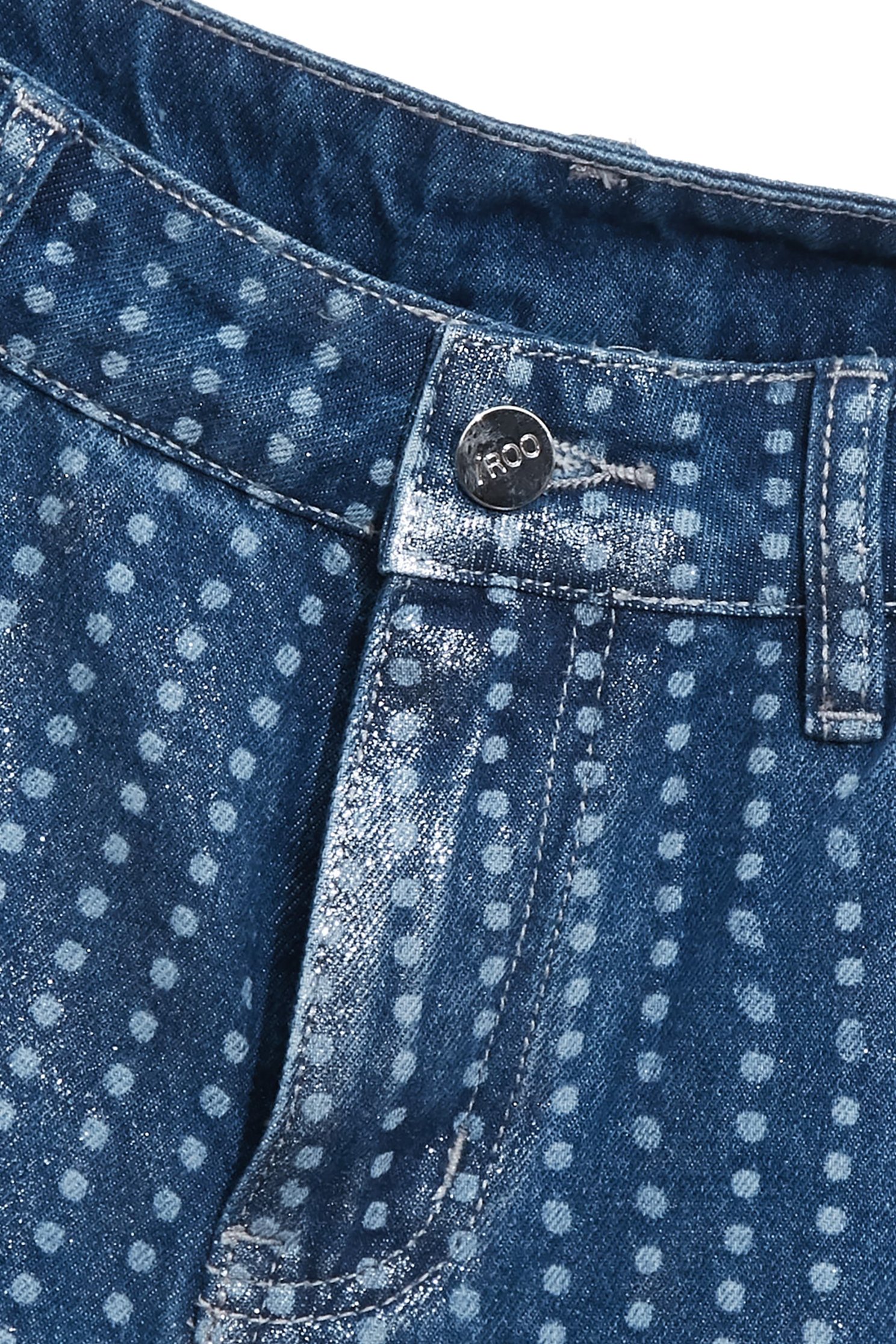 光澤感點點覆膜牛仔褲光澤感點點覆膜牛仔褲,丹寧,時髦成套搭配,牛仔,牛仔褲,秋冬穿搭,約會特輯