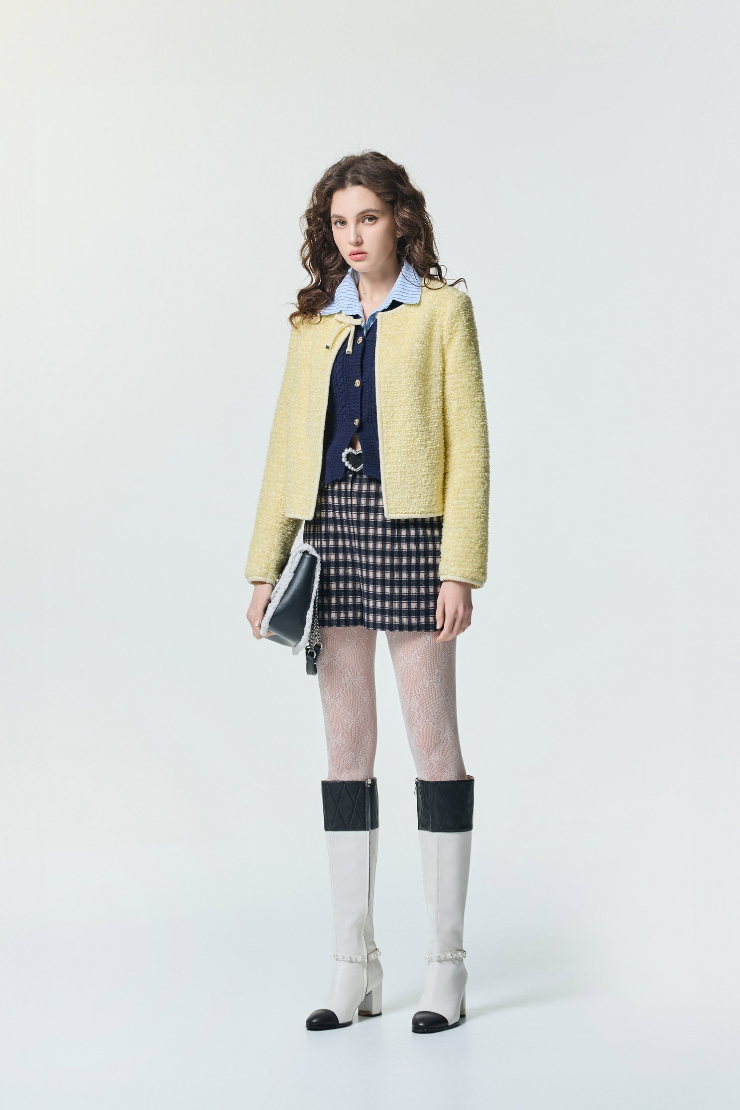 海軍藍閃光格紋短褲海軍藍閃光格紋短褲,上班OL穿搭,春夏穿搭,時髦成套搭配,格紋,短褲,約會特輯