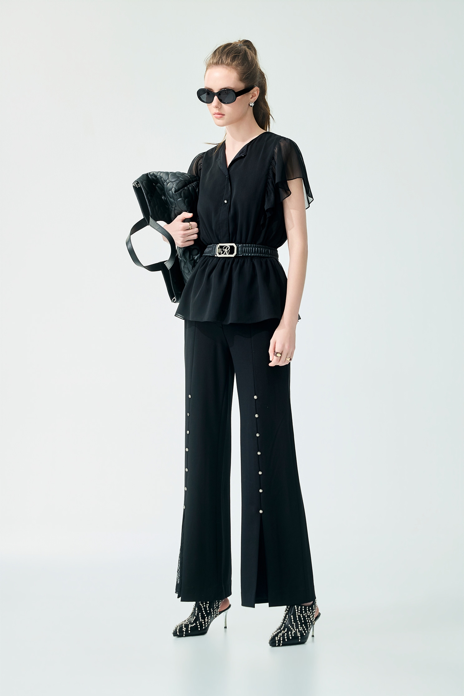 綴蕾絲直筒褲綴蕾絲直筒褲,上班OL穿搭,喇叭褲,春夏穿搭,簡約穿搭,蕾絲,褲子,黑色褲子