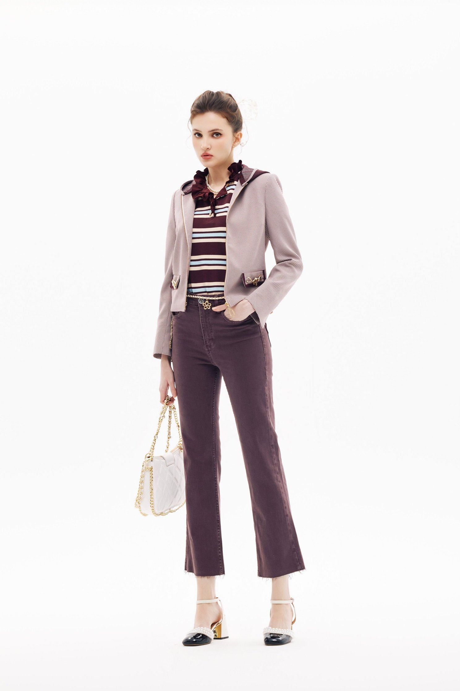 櫻桃巧克力色牛仔喇叭褲櫻桃巧克力色牛仔喇叭褲,上班OL穿搭,喇叭褲,春夏穿搭,牛仔,牛仔褲,約會特輯,純棉,蝴蝶結,褲子