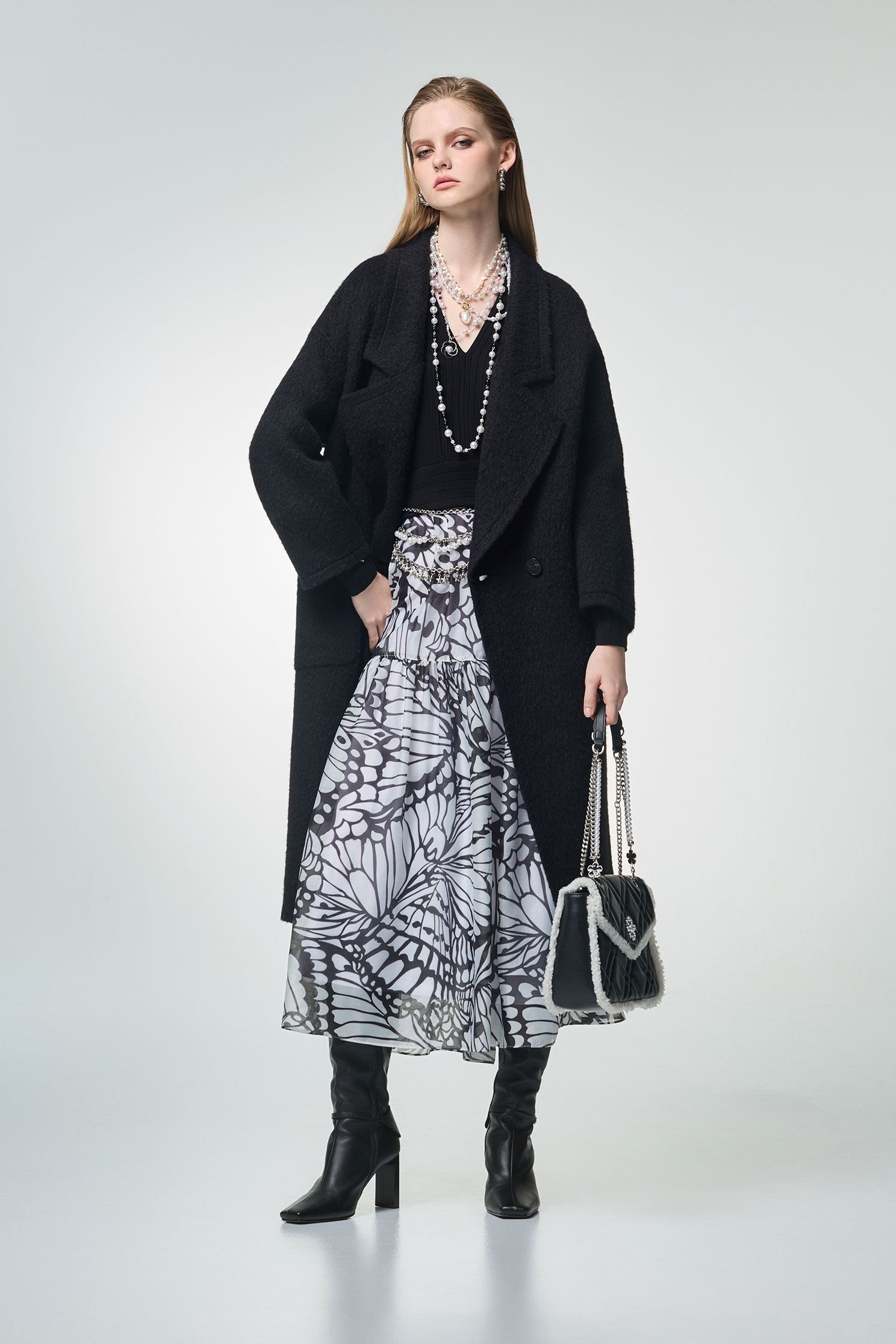 蝴蝶圖騰拼接針織洋裝蝴蝶圖騰拼接針織洋裝,一般洋裝,上班OL穿搭,小禮服,洋裝特輯,秋冬穿搭,約會特輯,針織,針織洋裝