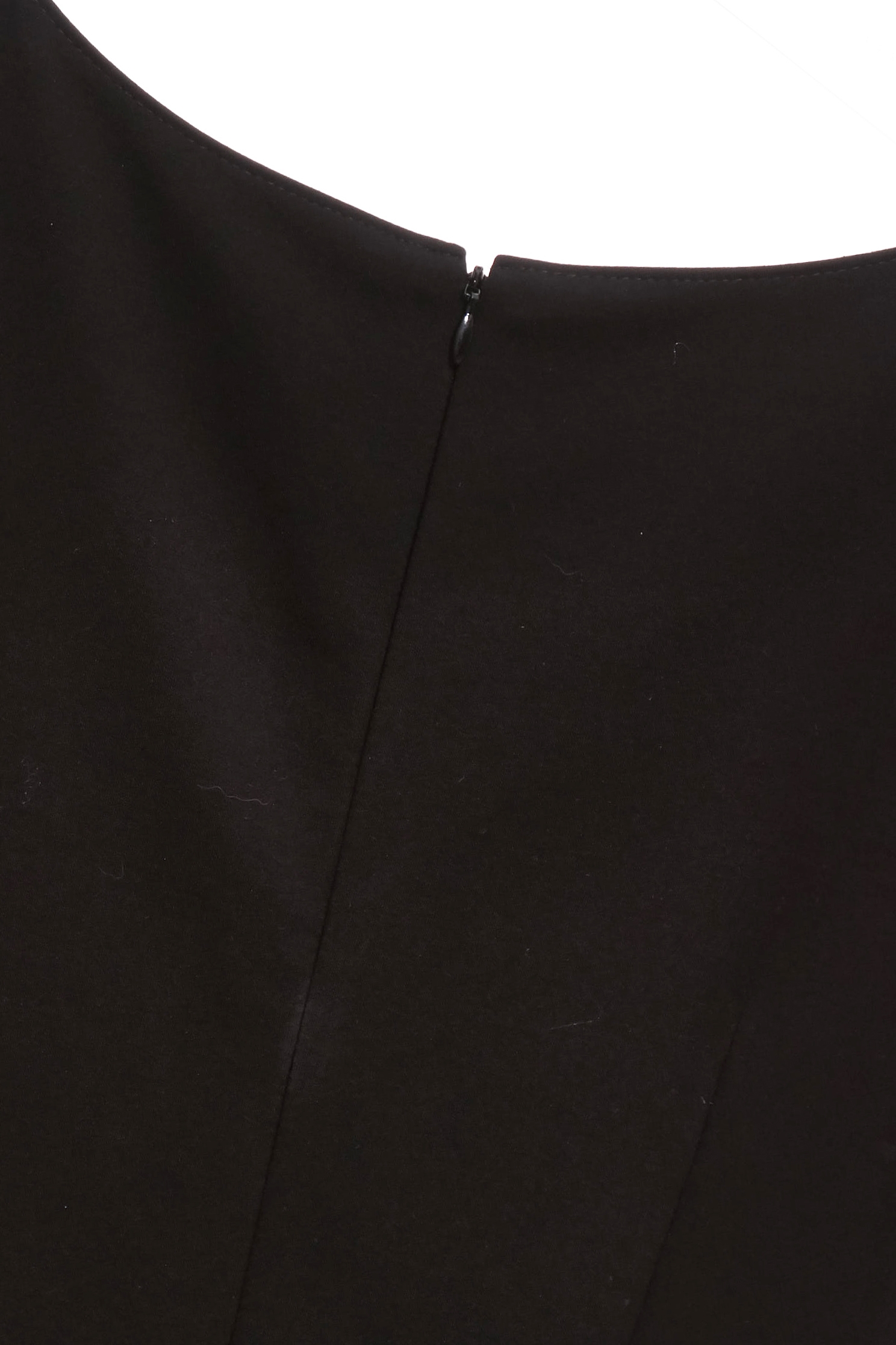 黑白拼色立體繞花洋裝黑白拼色立體繞花洋裝,一般洋裝,人氣商品,春夏穿搭,洋裝特輯,黑色洋裝