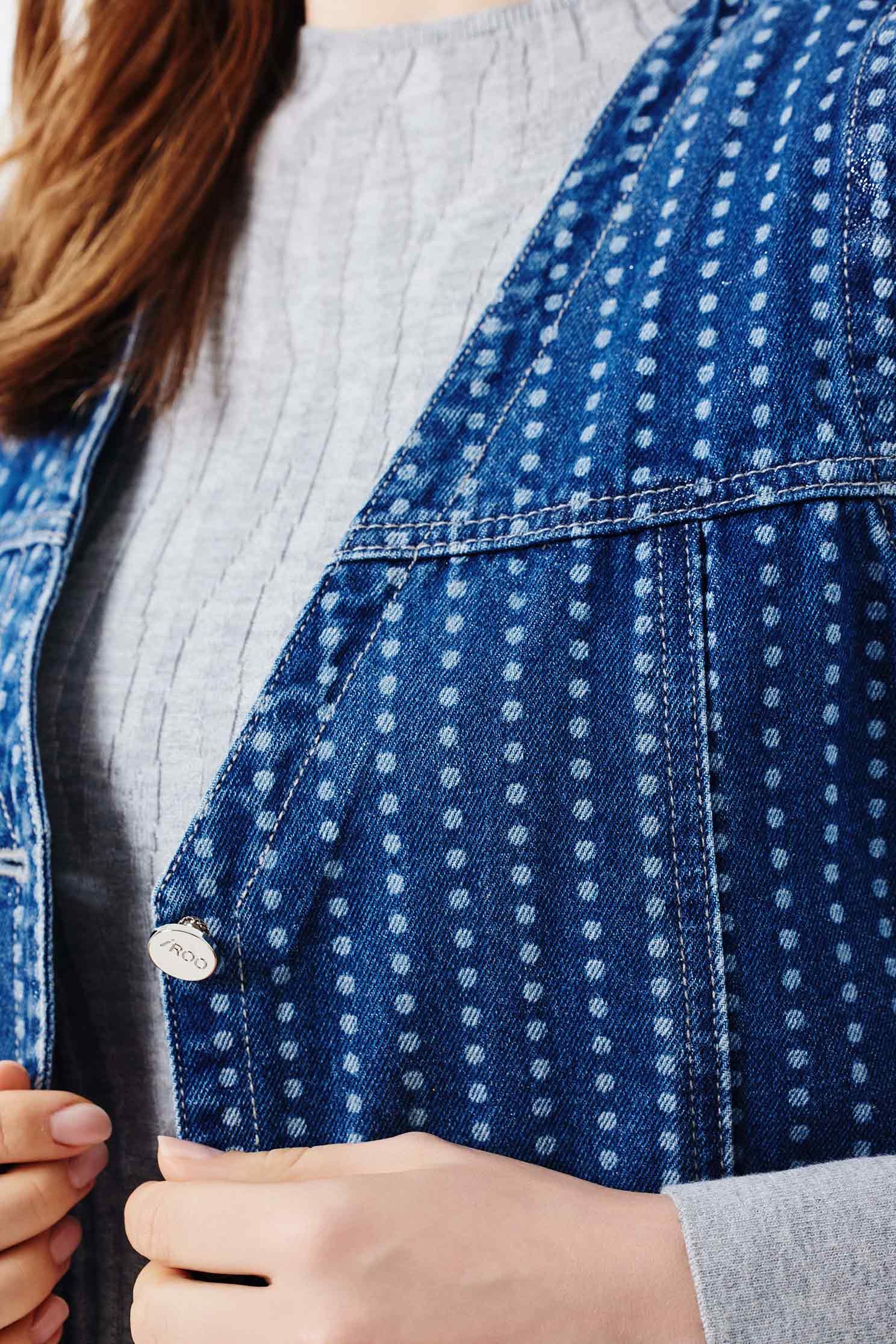 光澤感點點覆膜牛仔背心光澤感點點覆膜牛仔背心,一般背心,一般背心馬甲,丹寧,外套,時髦成套搭配,牛仔,牛仔外套,背心