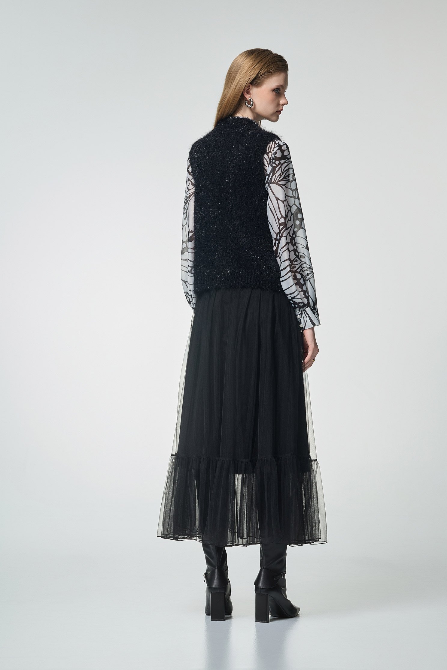 亮黑蔥紗V領針織背心亮黑蔥紗V領針織背心,一般背心,一般背心馬甲,上班OL穿搭,秋冬穿搭,約會特輯,背心,針織,針織背心