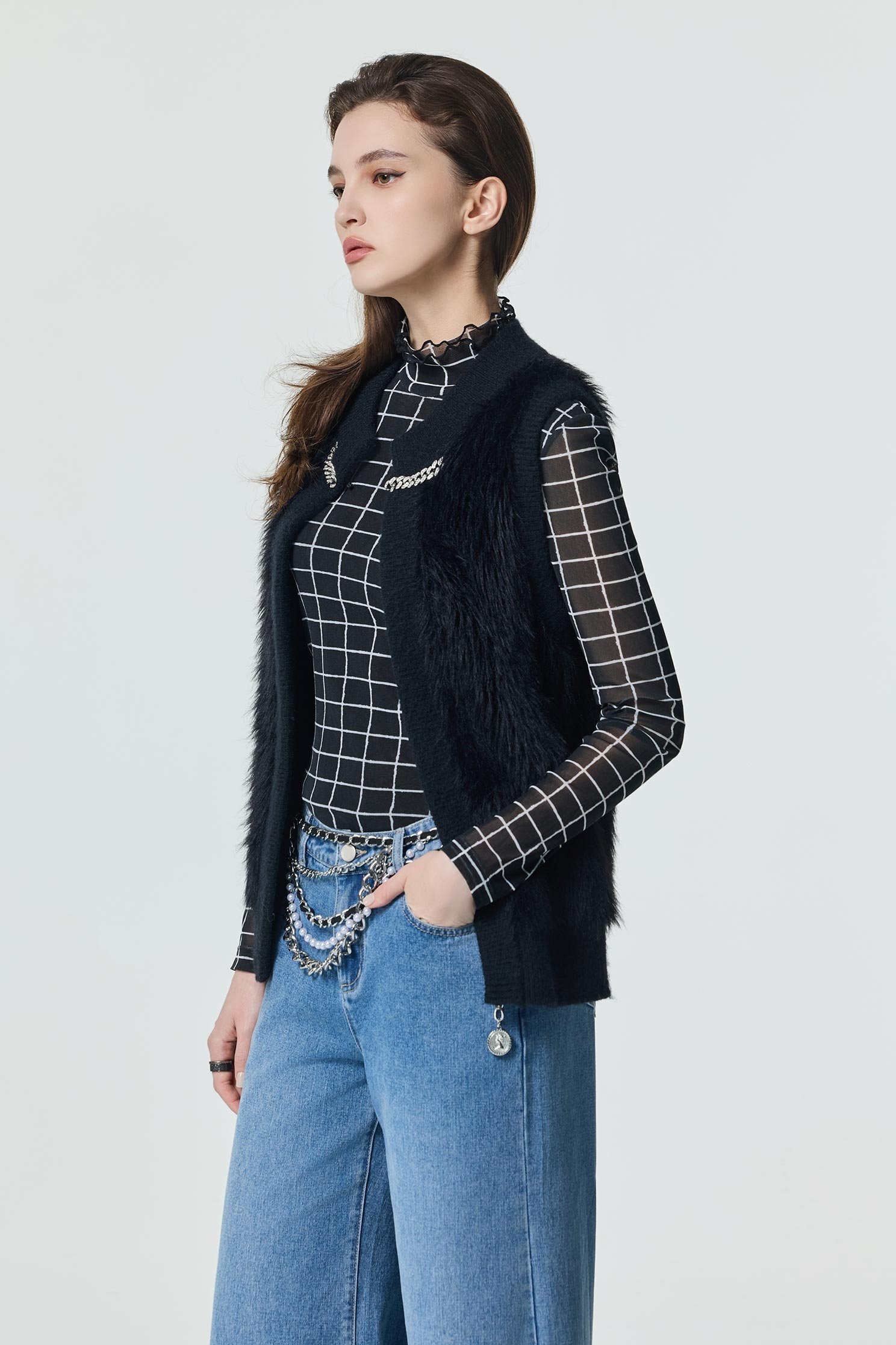 仿貂毛彈性針織背心仿貂毛彈性針織背心,一般背心,一般背心馬甲,春夏穿搭,背心,針織,針織背心,黑色背心