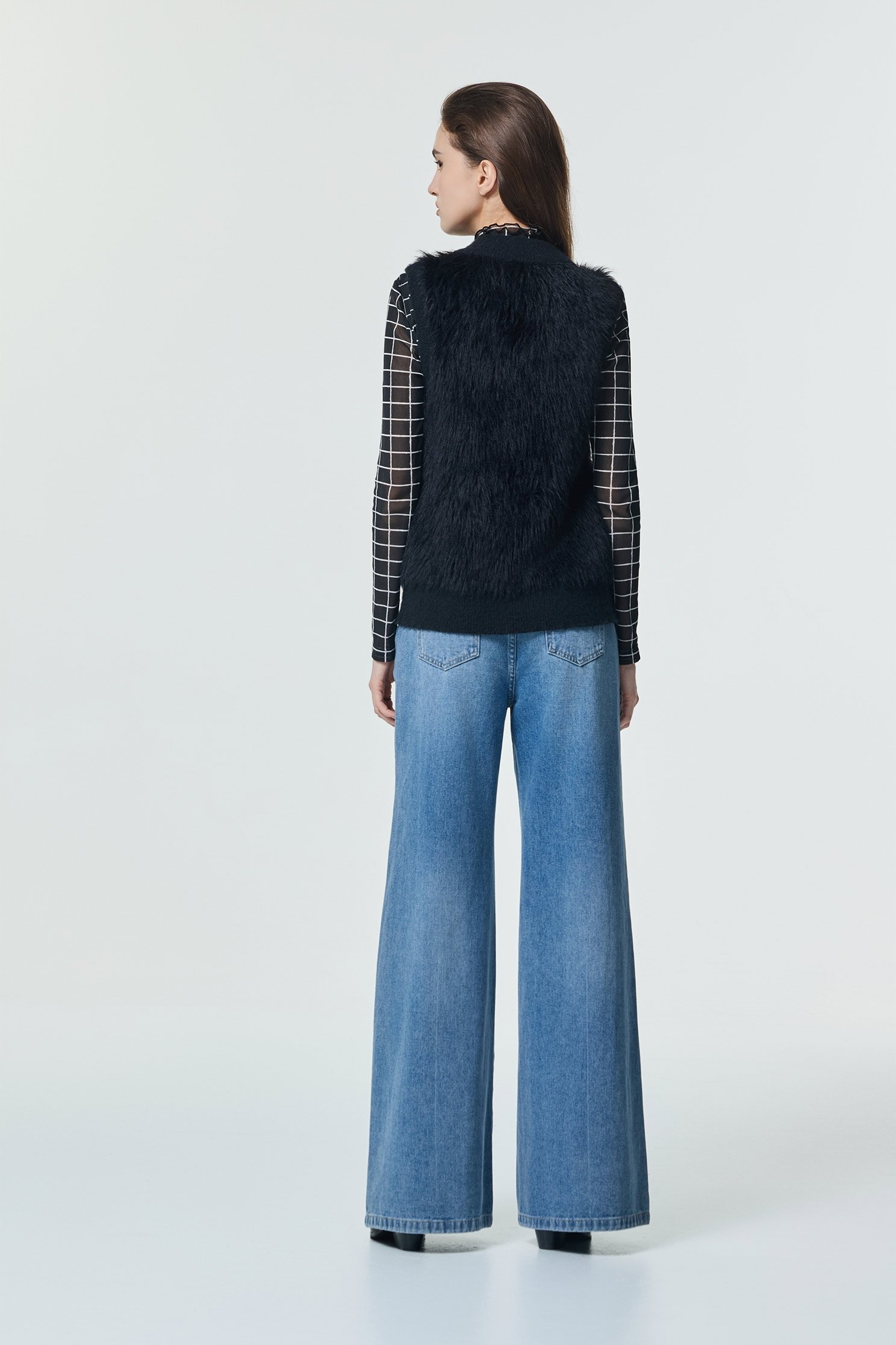 仿貂毛彈性針織背心仿貂毛彈性針織背心,一般背心,一般背心馬甲,春夏穿搭,背心,針織,針織背心,黑色背心