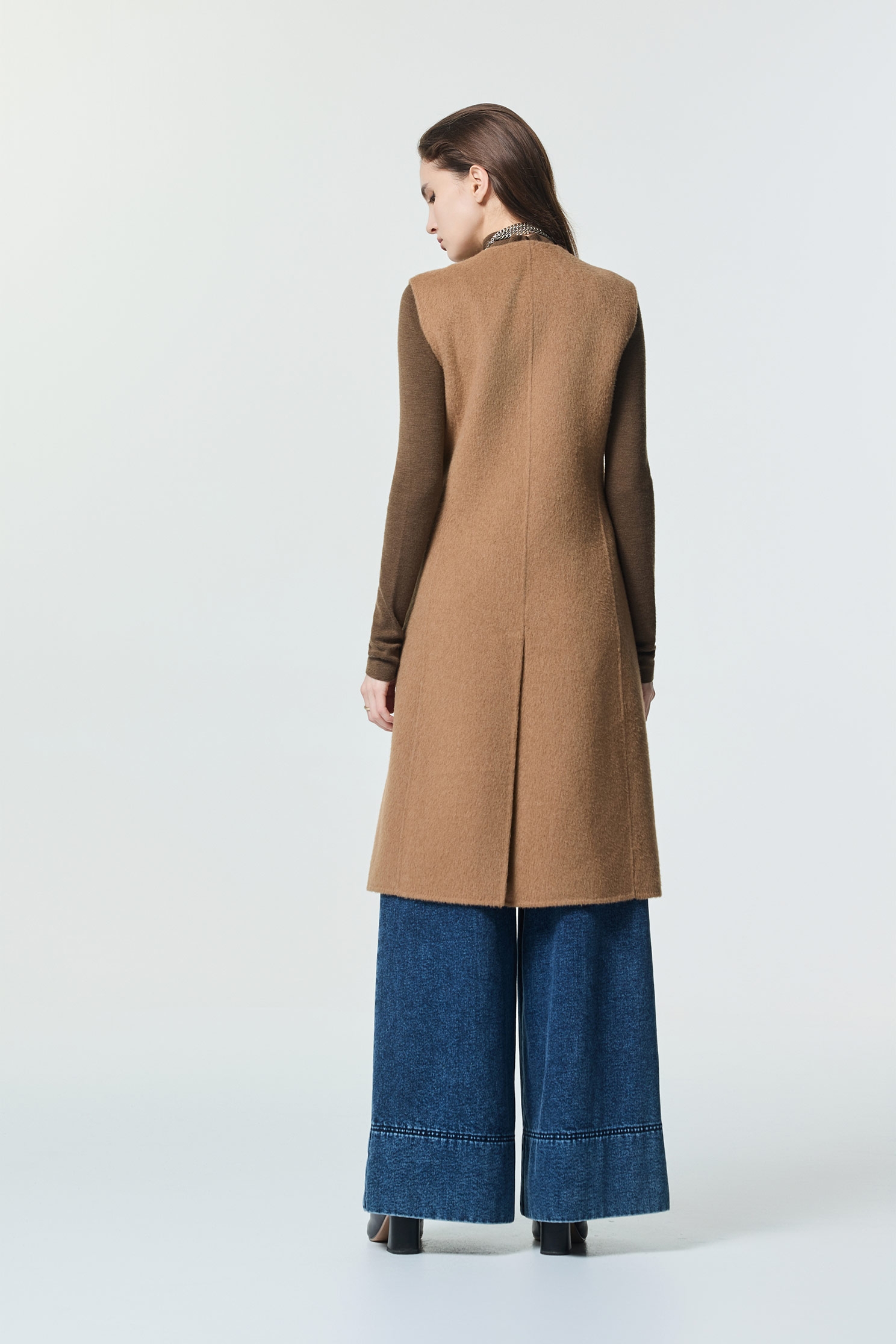 雌鹿色駝絨背心式長版大衣雌鹿色駝絨背心式長版大衣,一般背心,一般背心馬甲,春夏穿搭,背心