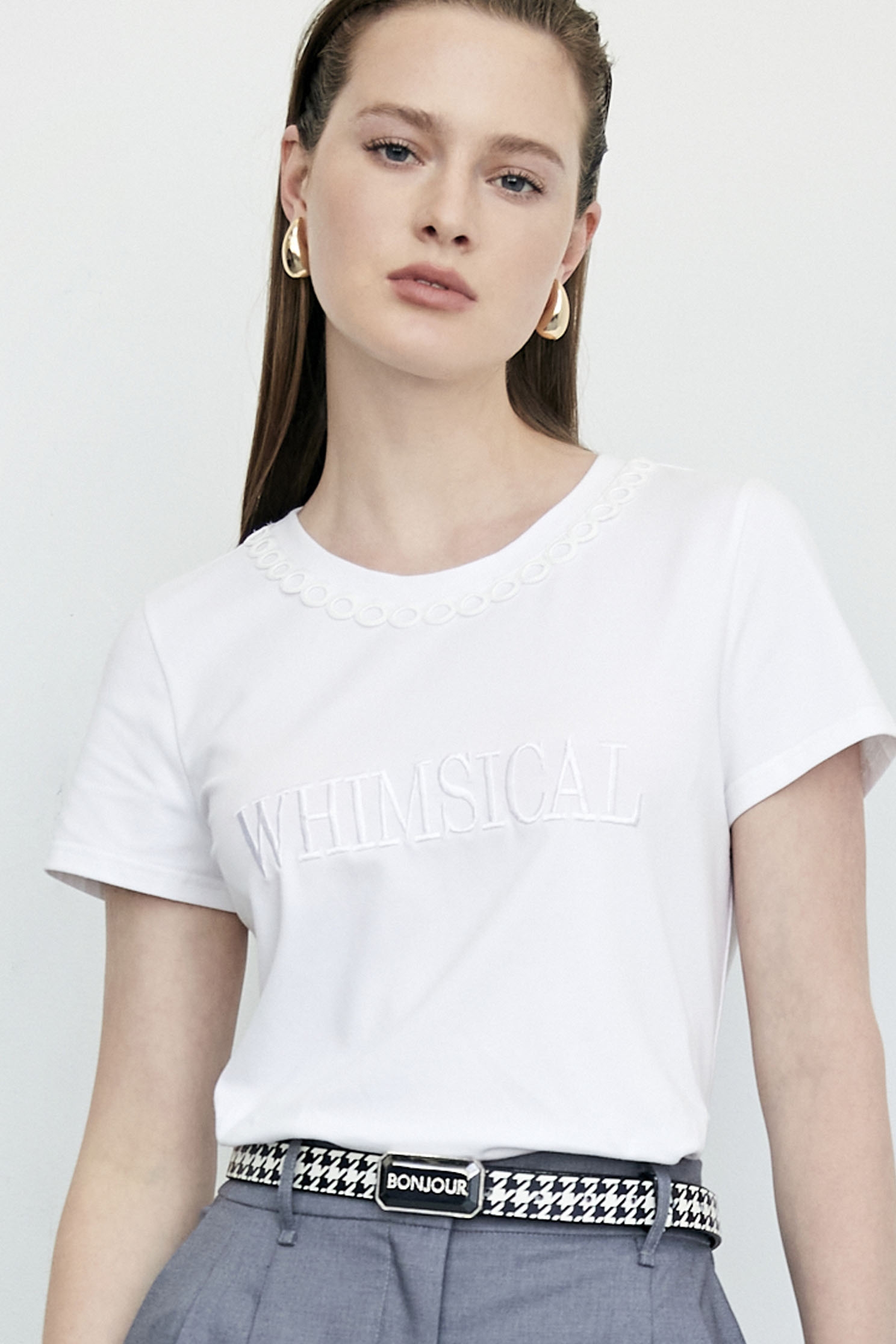 領口花邊繡花T恤領口花邊繡花T恤,T-Shirt,上衣,白色上衣,秋冬穿搭,純棉,繡花