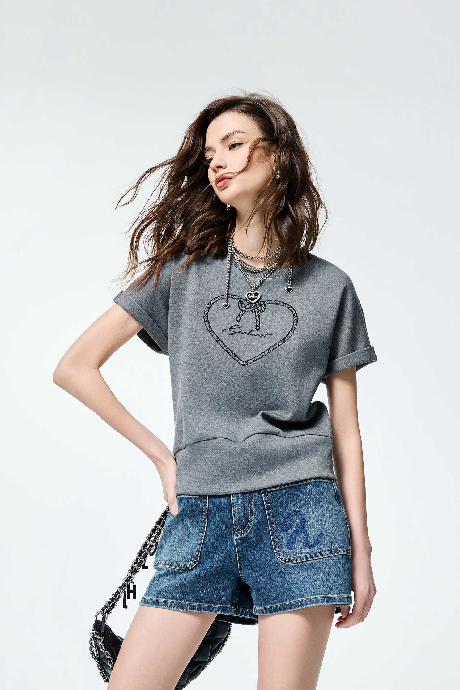 丁香灰繩索愛心繡花T丁香灰繩索愛心繡花T,T-Shirt,上衣,春夏穿搭,繡花