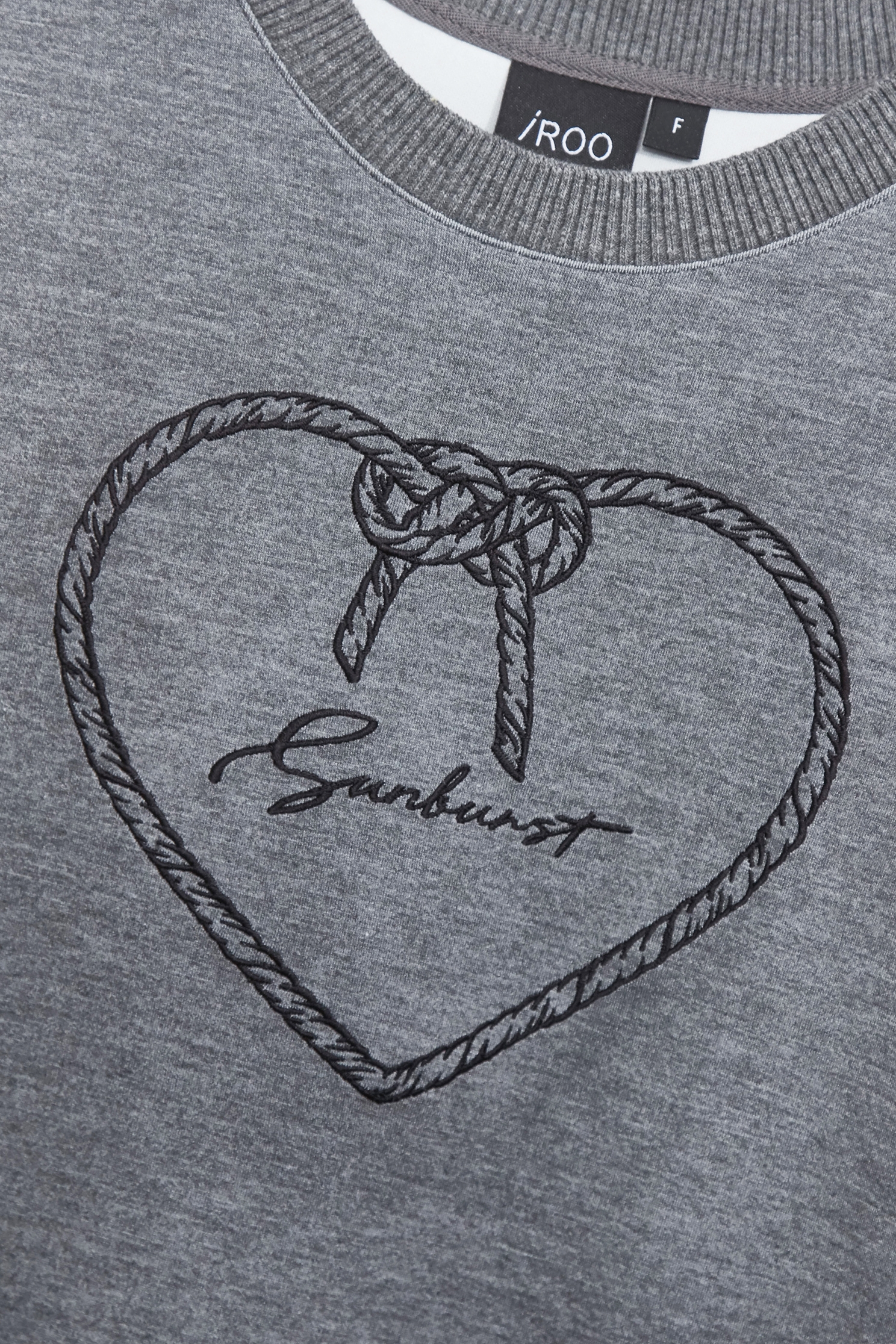 丁香灰繩索愛心繡花T丁香灰繩索愛心繡花T,T-Shirt,上衣,春夏穿搭,繡花