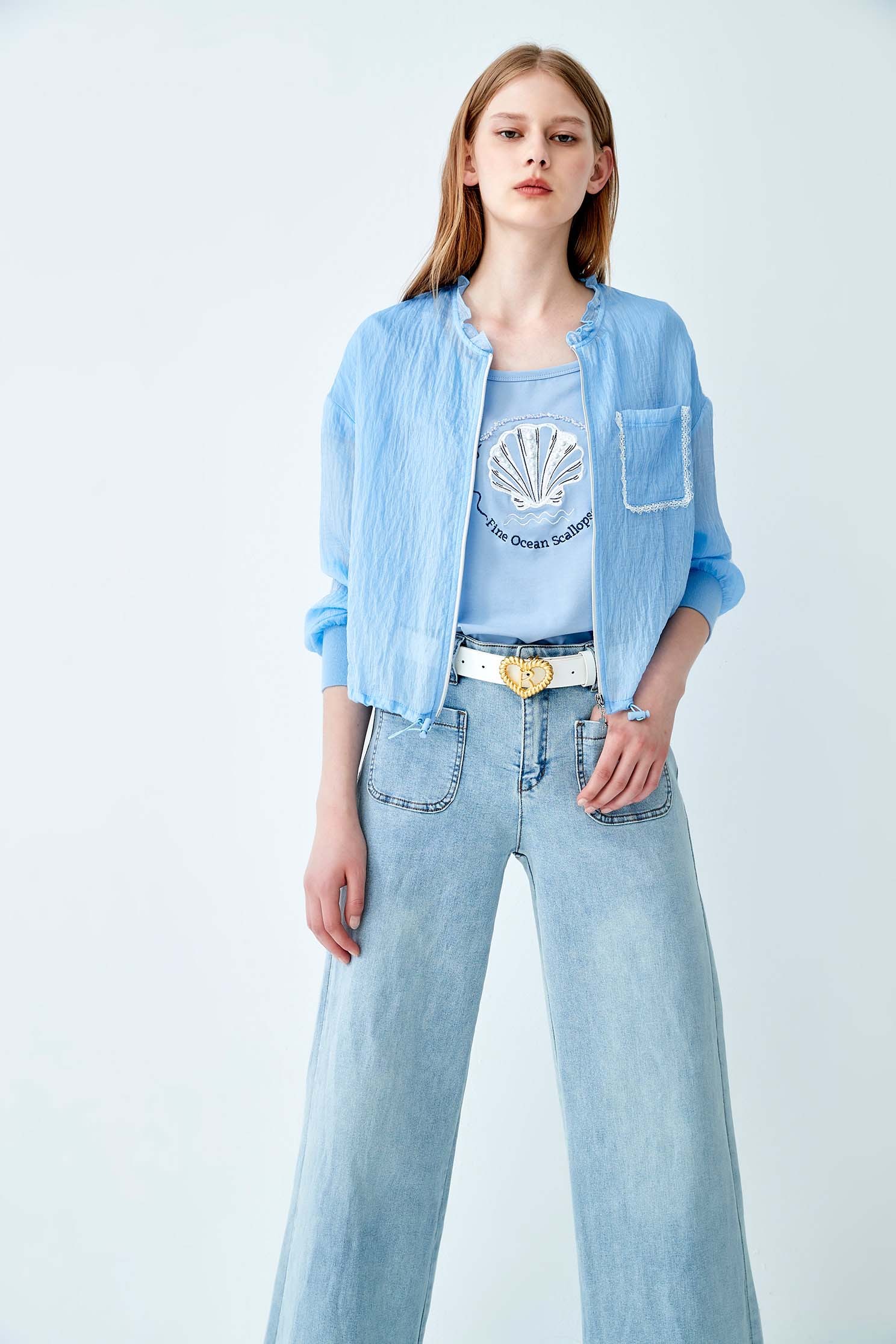 貝殼刺繡方領T恤上衣貝殼刺繡方領T恤上衣,T-Shirt,T恤,上衣,刺繡,春夏穿搭,沁涼夏裝,療癒色彩,純棉,舒適主義