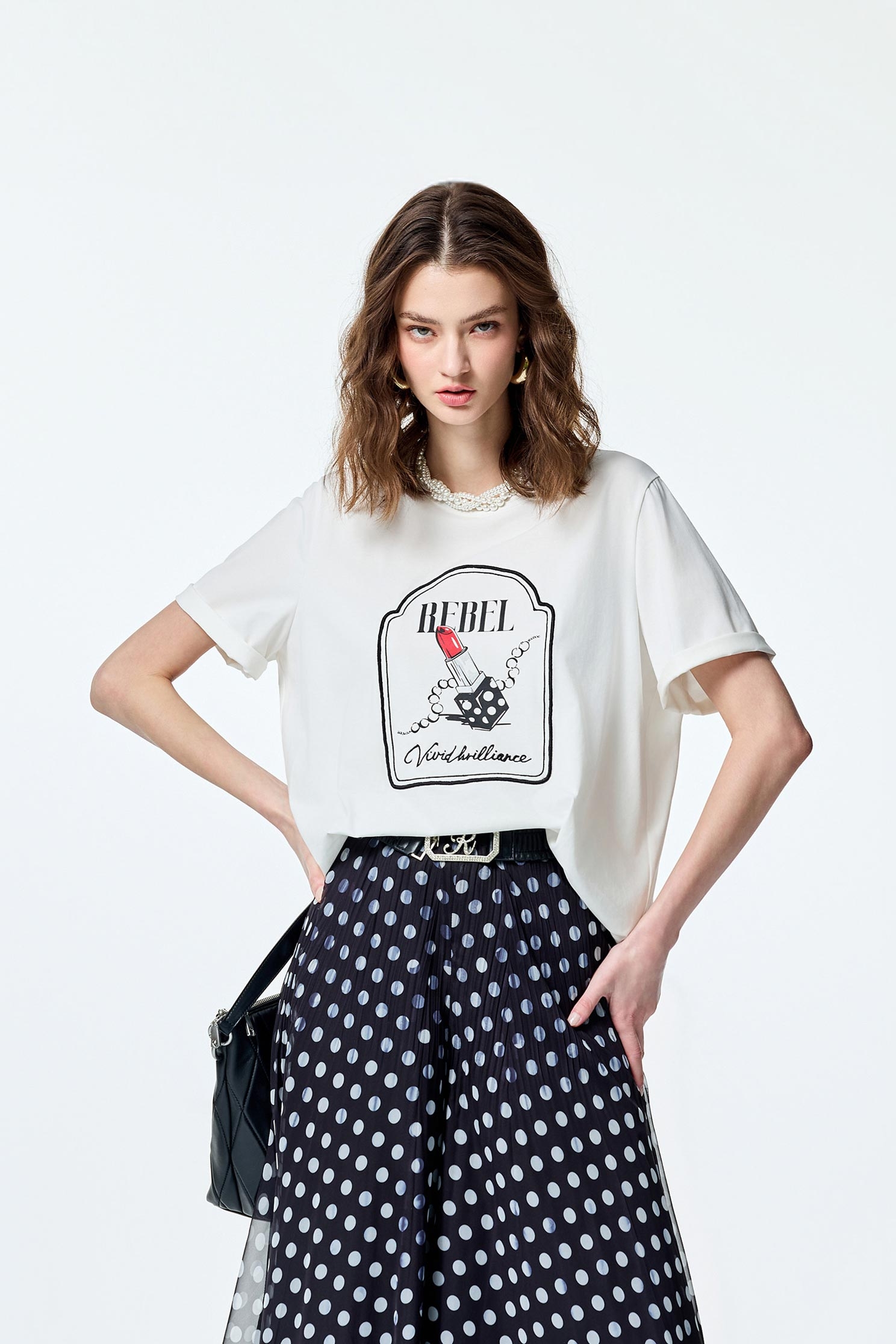 點點口紅印花寬鬆T點點口紅印花寬鬆T,T-Shirt,上衣,春夏穿搭,白色上衣