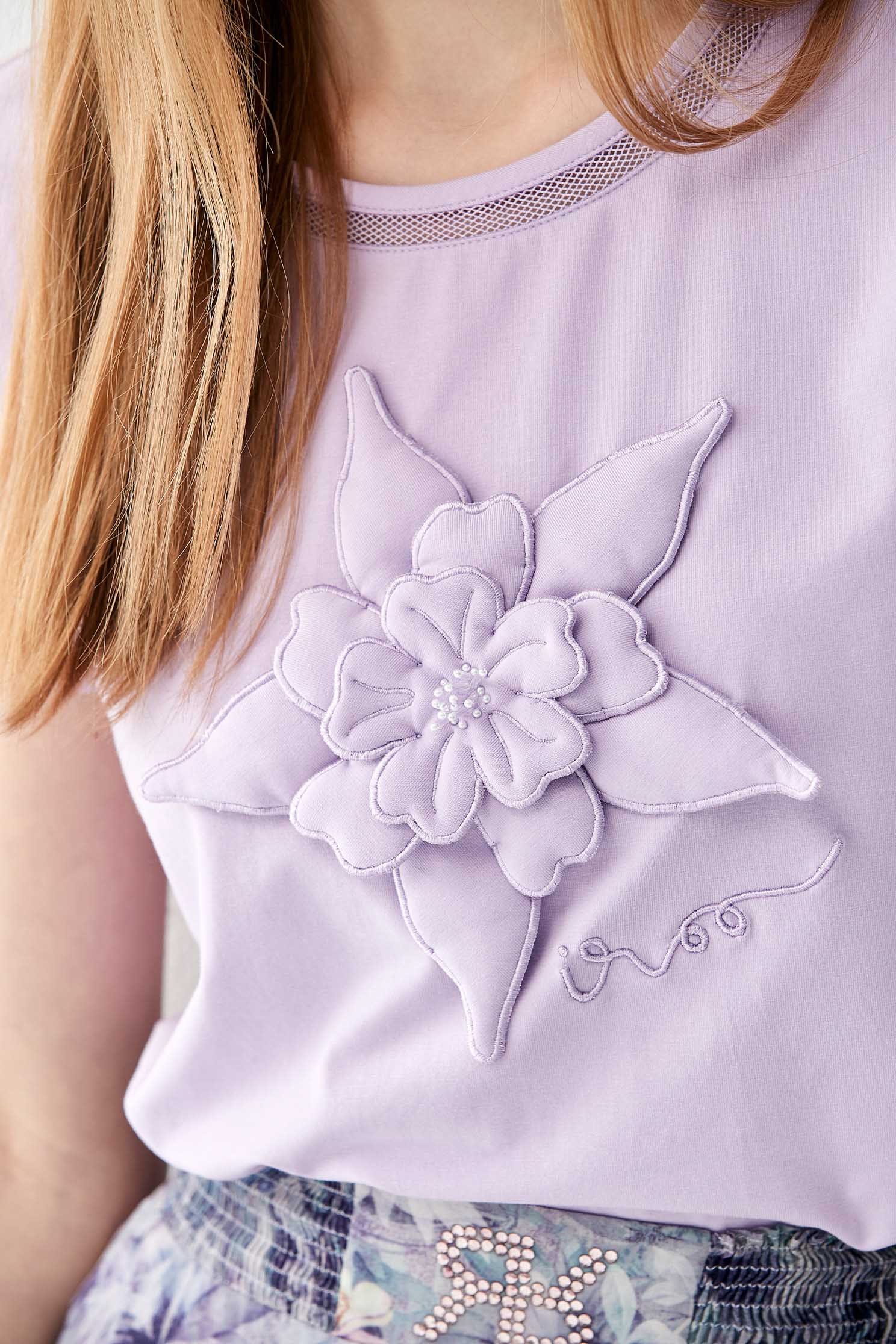 立體花瓣T恤上衣立體花瓣T恤上衣,T-Shirt,T恤,上衣,刺繡,春夏穿搭,約會特輯,純棉,輕奢度假