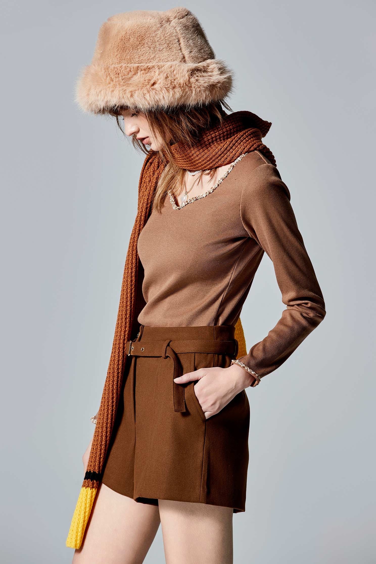 咖色桃心領坑條內搭咖色桃心領坑條內搭,上衣,人氣商品,內搭上衣,秋冬穿搭