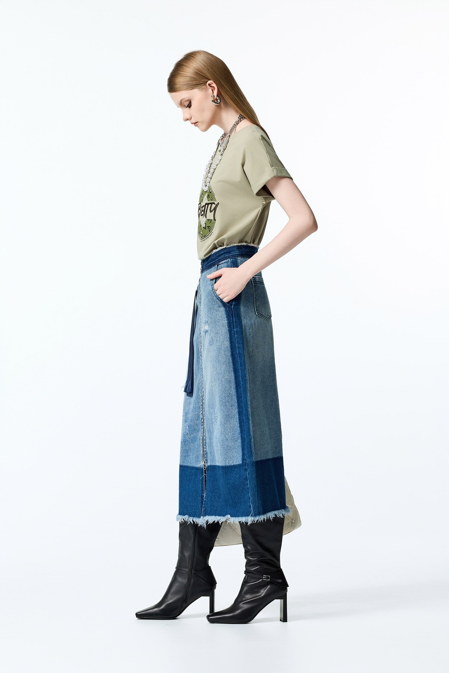 海帶綠美麗刺繡T恤上衣海帶綠美麗刺繡T恤上衣,T-Shirt,T恤,上衣,刺繡,秋冬穿搭,輕奢度假,輕奢渡假