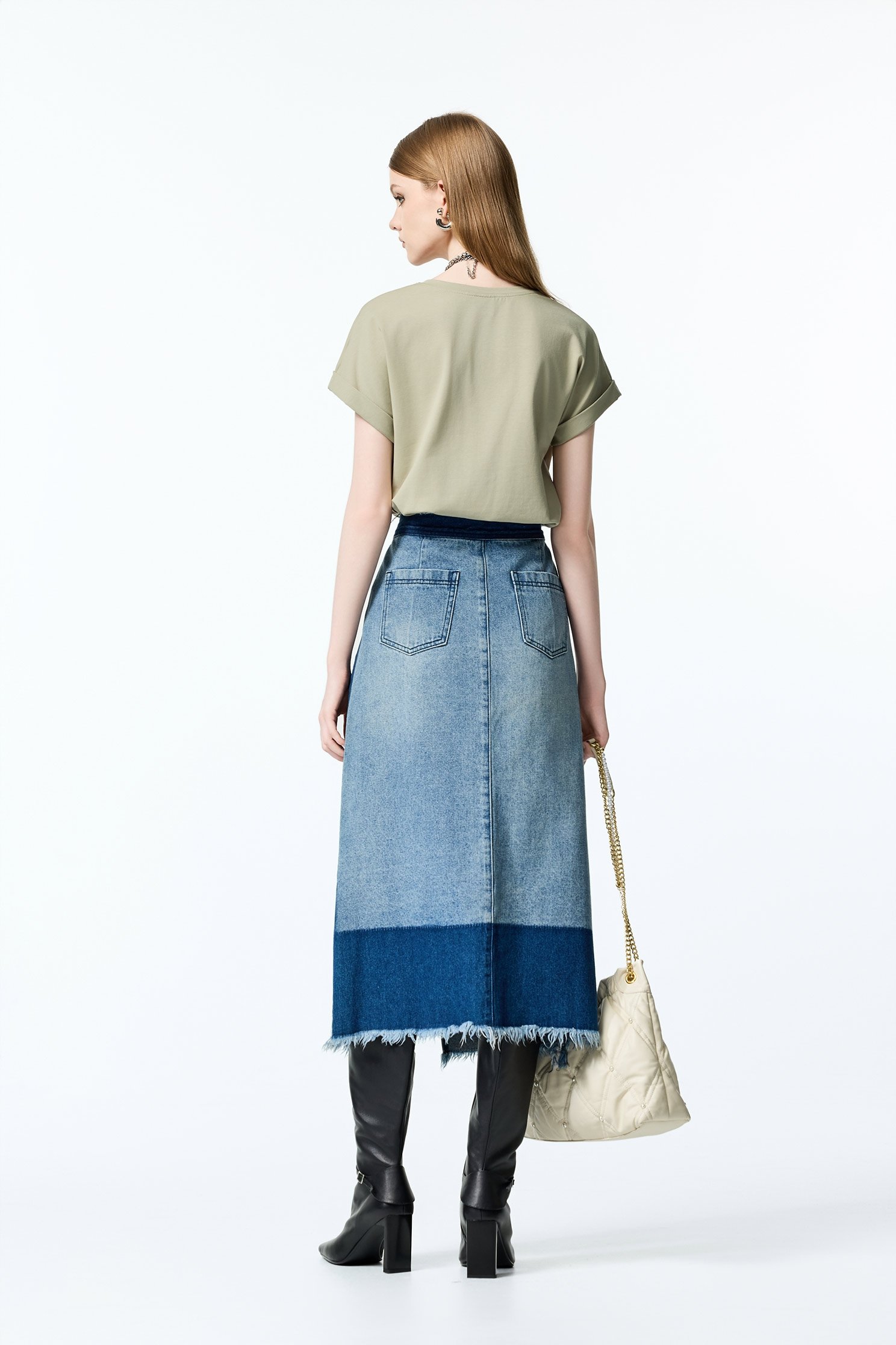 海帶綠美麗刺繡T恤上衣海帶綠美麗刺繡T恤上衣,T-Shirt,T恤,上衣,刺繡,秋冬穿搭,輕奢度假,輕奢渡假