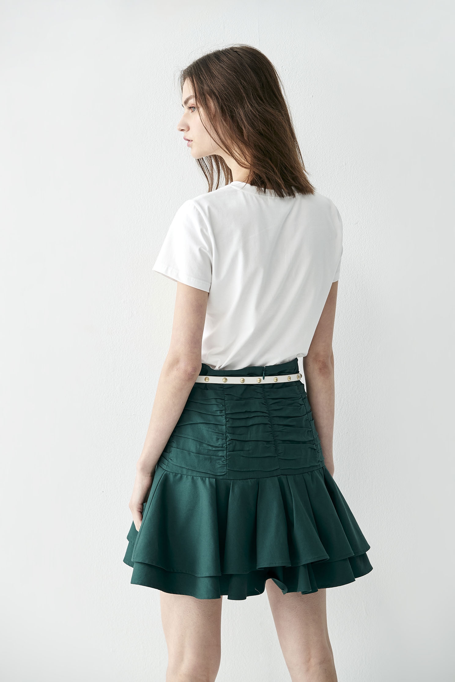 穿花衣服女孩刺繡T恤上衣穿花衣服女孩刺繡T恤上衣,T-Shirt,上衣,刺繡,春夏穿搭,白色上衣,純棉