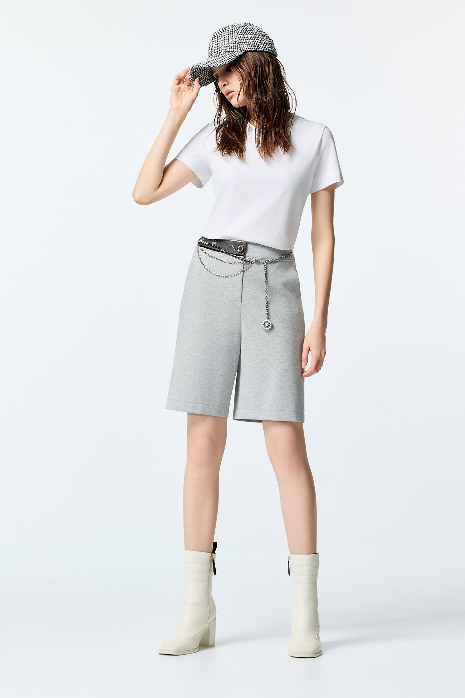 領圈造型T恤上衣領圈造型T恤上衣,T-Shirt,上衣,白色上衣,秋冬穿搭