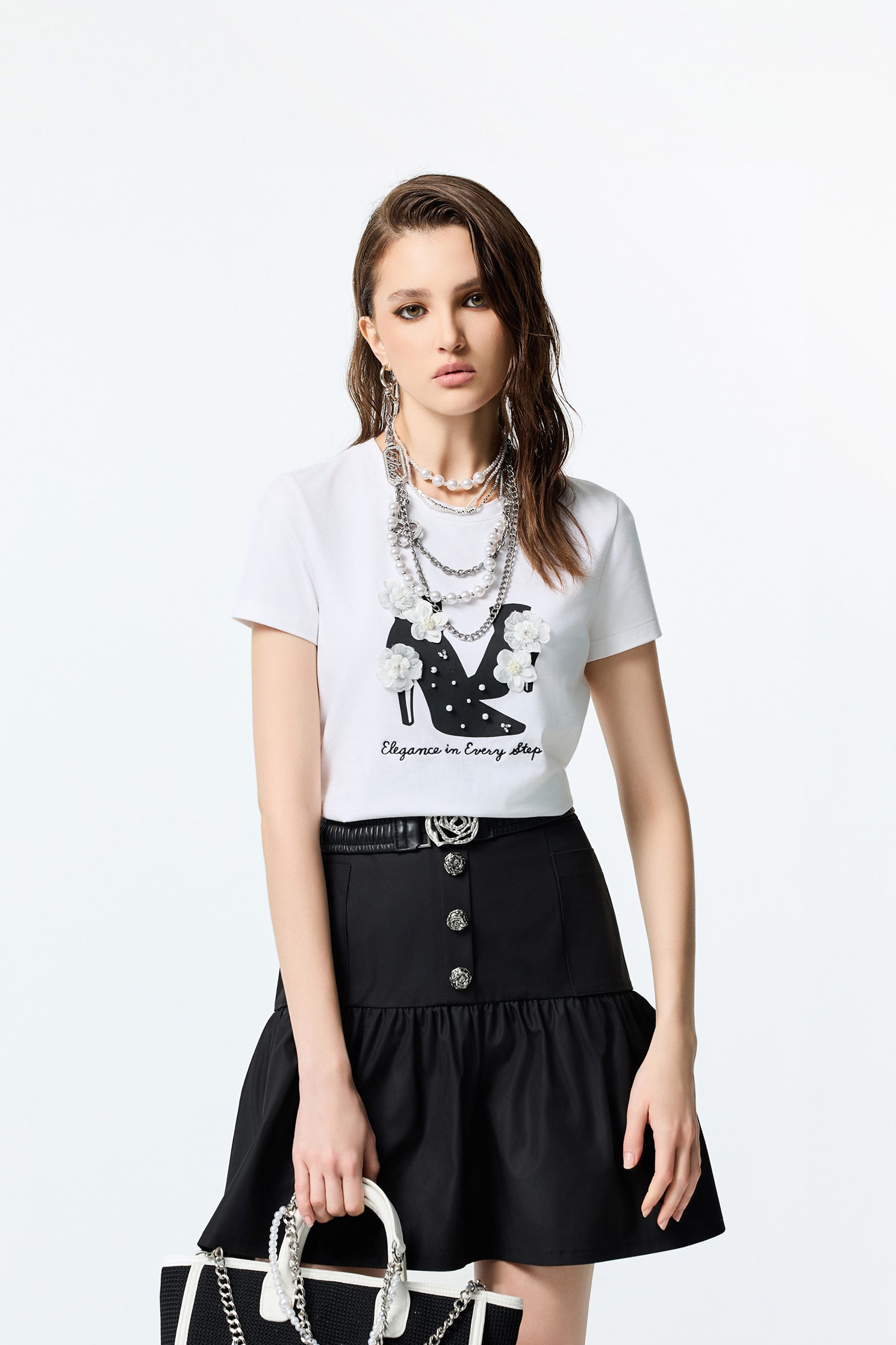 手工珍珠花飾短靴圖騰T恤手工珍珠花飾短靴圖騰T恤,T-Shirt,T恤,珍珠,秋冬穿搭,純棉,繡花,花花世界