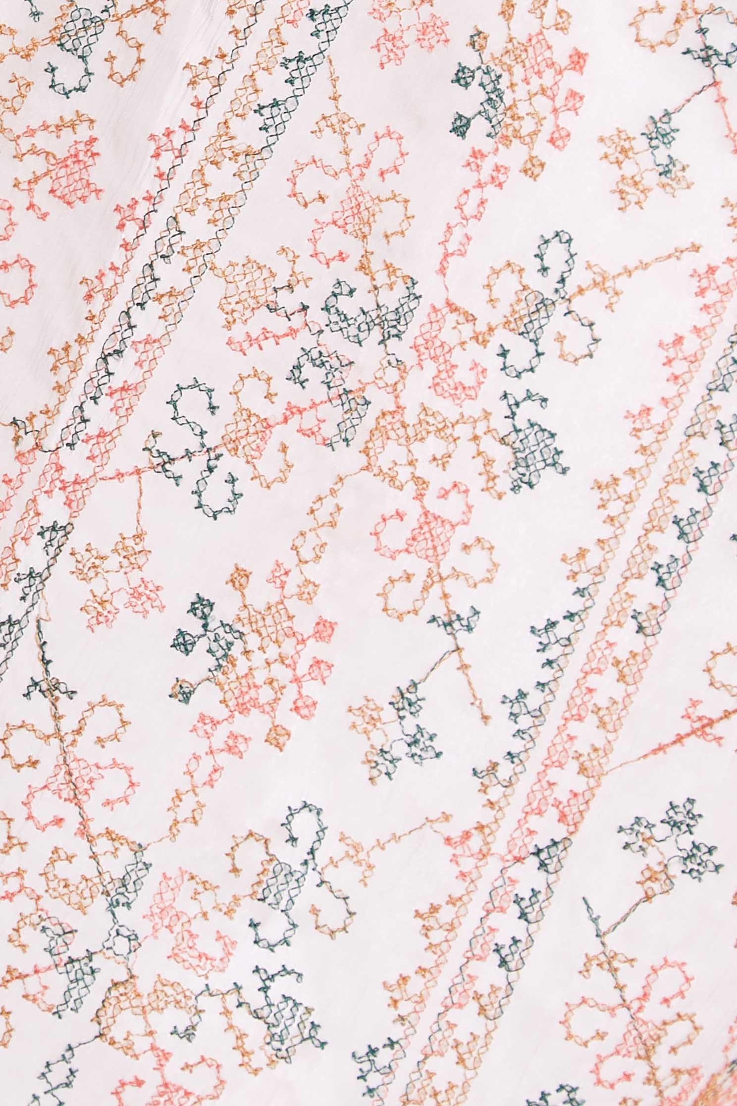 輕復古色彩刺繡上衣輕復古色彩刺繡上衣,上衣,內搭上衣,刺繡,母親節專區,秋冬穿搭,蕾絲,雪紡