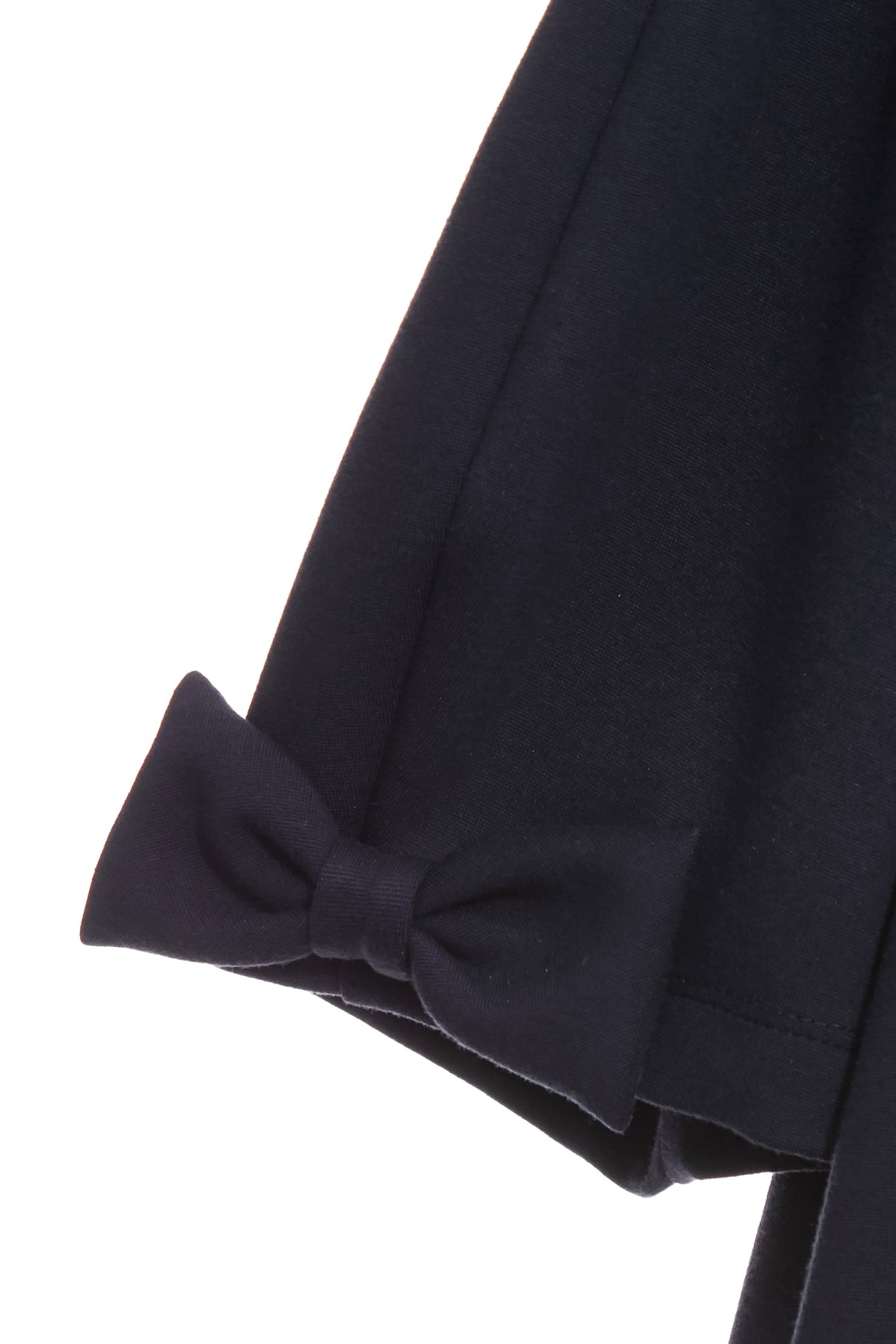 綴蝴蝶結袖T恤上衣綴蝴蝶結袖T恤上衣,T恤,上衣,刺繡,秋冬穿搭,約會特輯,蝴蝶結