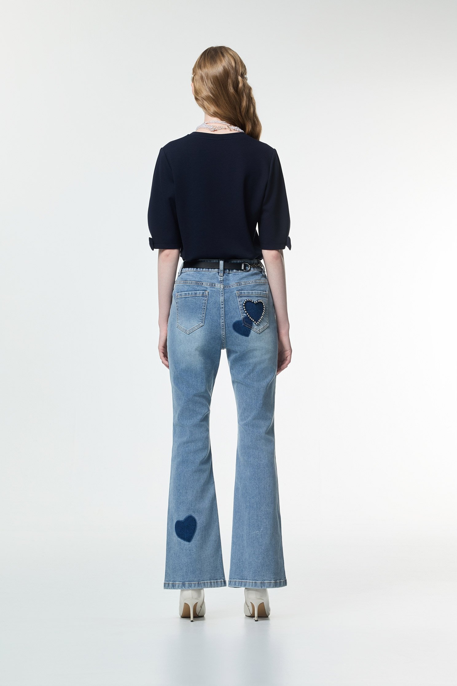 綴蝴蝶結袖T恤上衣綴蝴蝶結袖T恤上衣,T恤,上衣,刺繡,秋冬穿搭,約會特輯,蝴蝶結