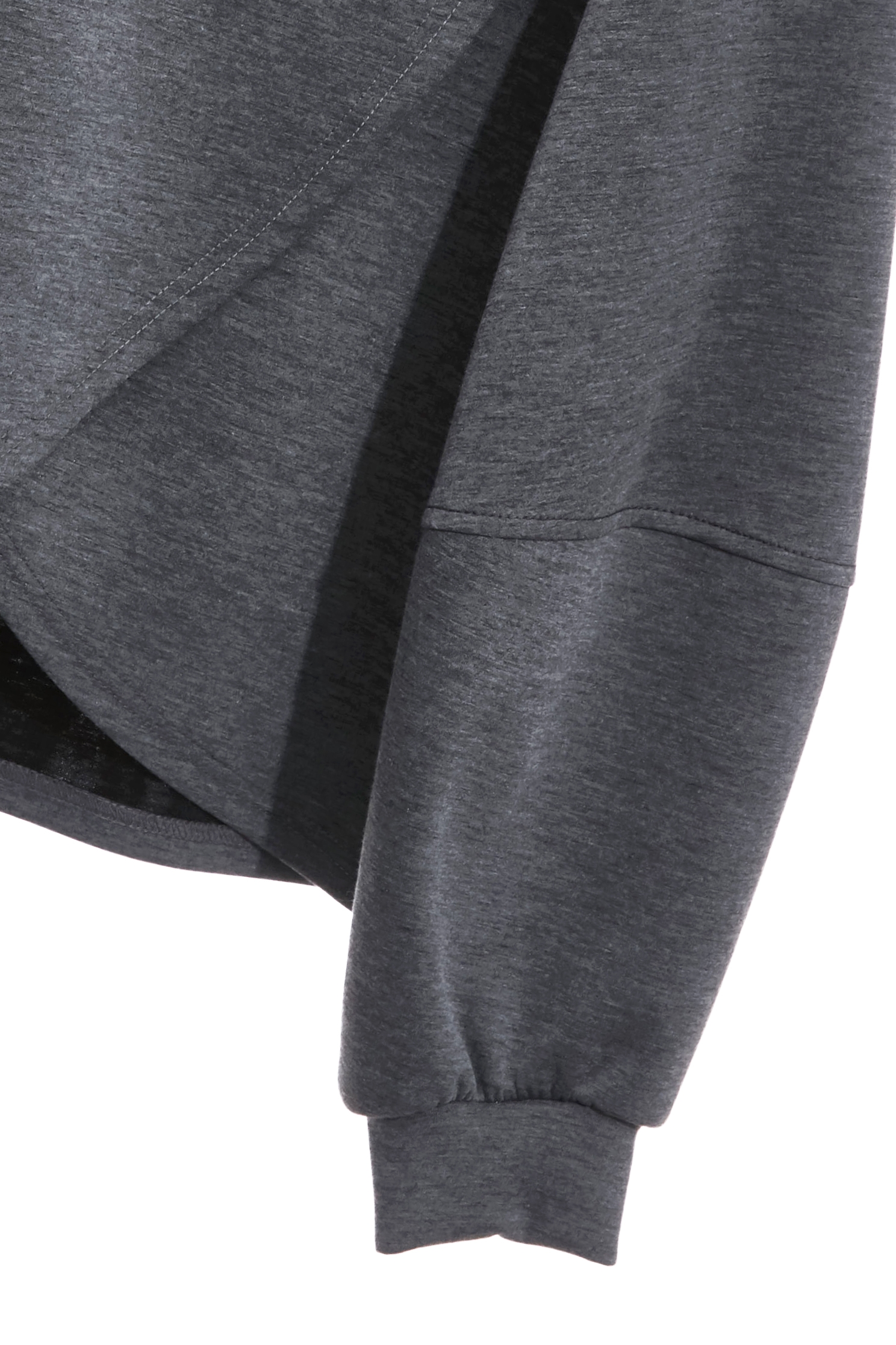 單字平衡刺繡上衣單字平衡刺繡上衣,上衣,刺繡,秋冬穿搭