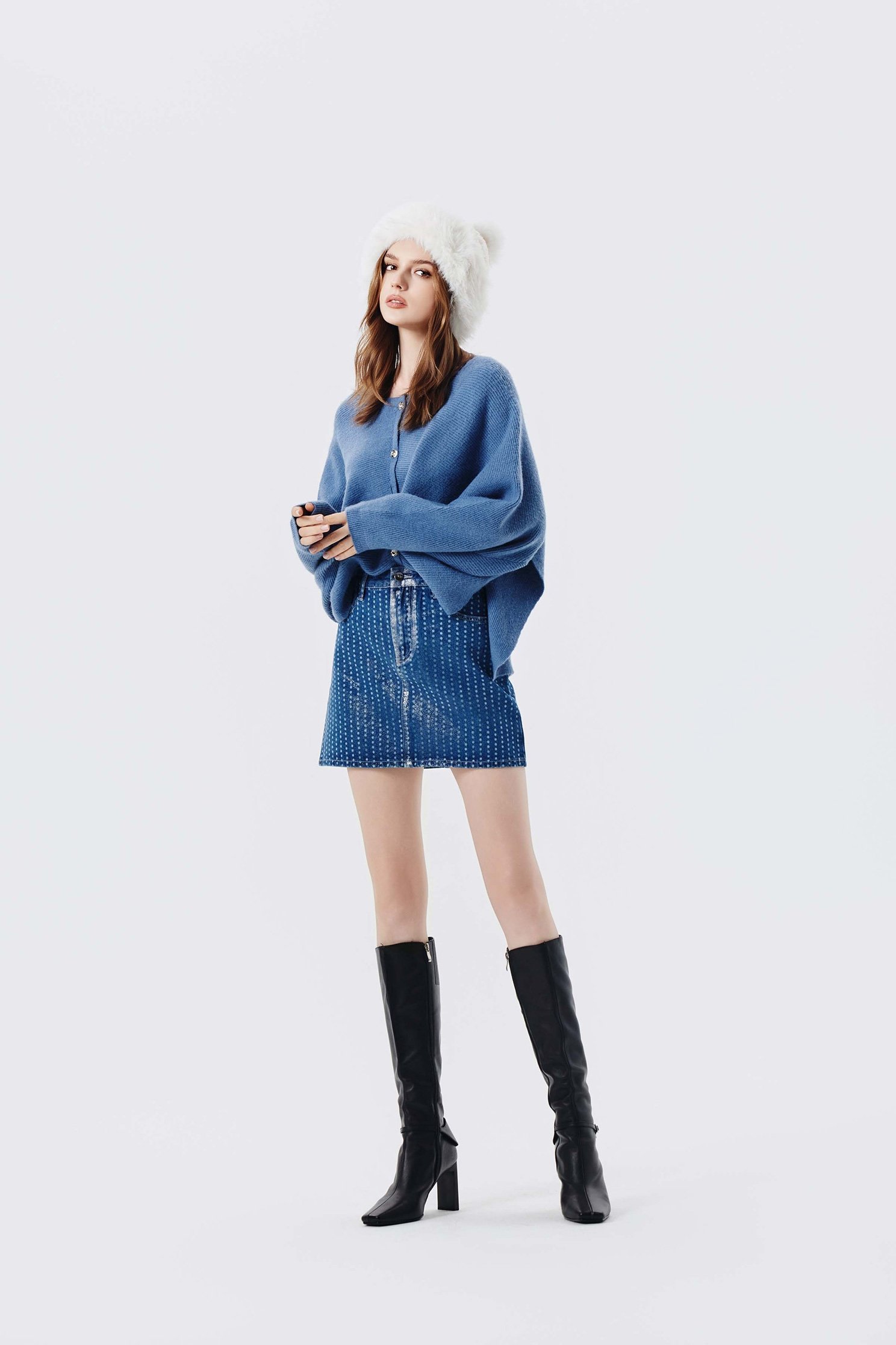 復古藍飛鼠袖針織上衣復古藍飛鼠袖針織上衣,上衣,秋冬穿搭,約會特輯,針織,針織上衣,針織衫